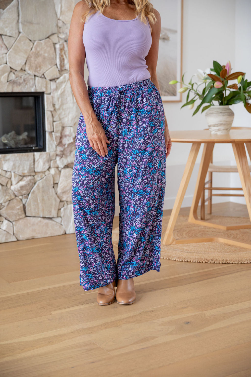 Gina Pant in Jasmine