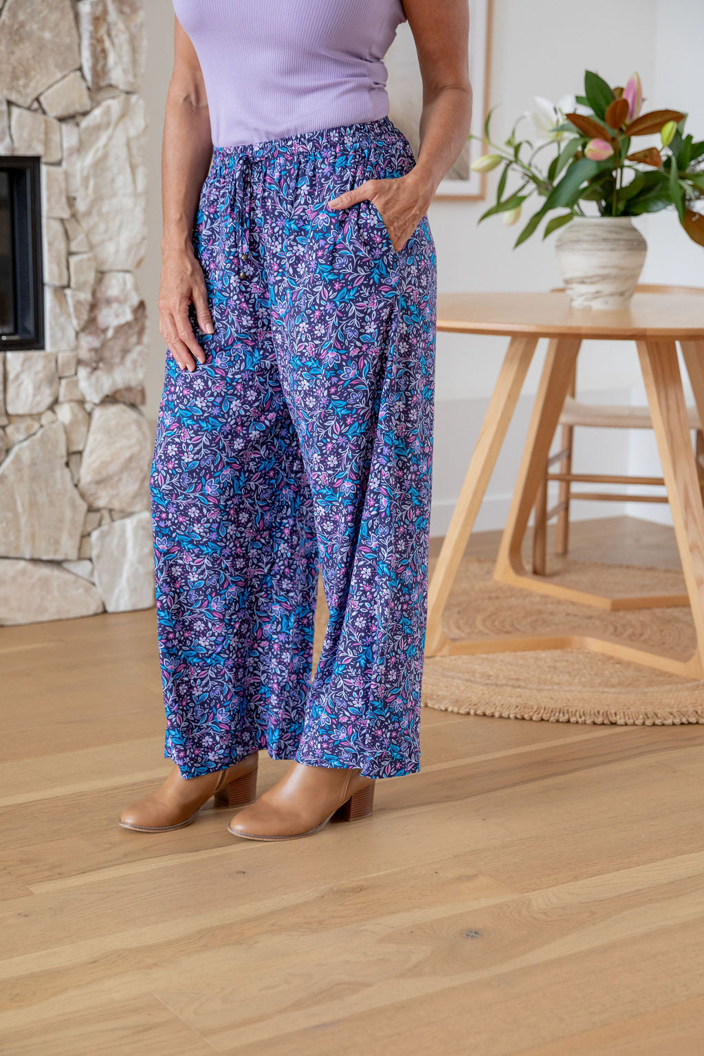 Gina Pant in Jasmine