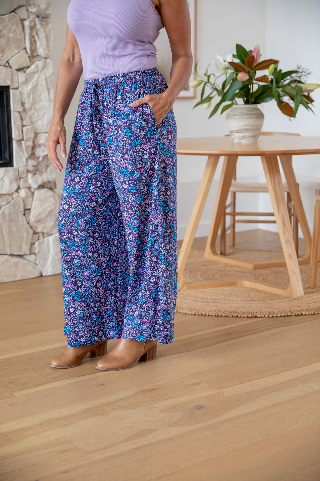 Gina Pant in Jasmine