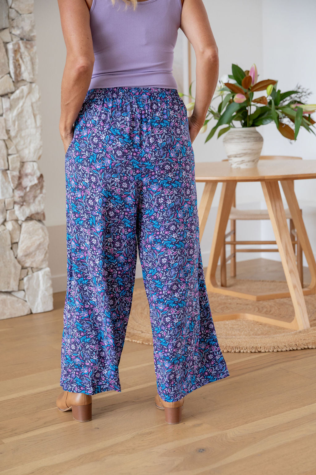 Gina Pant in Jasmine
