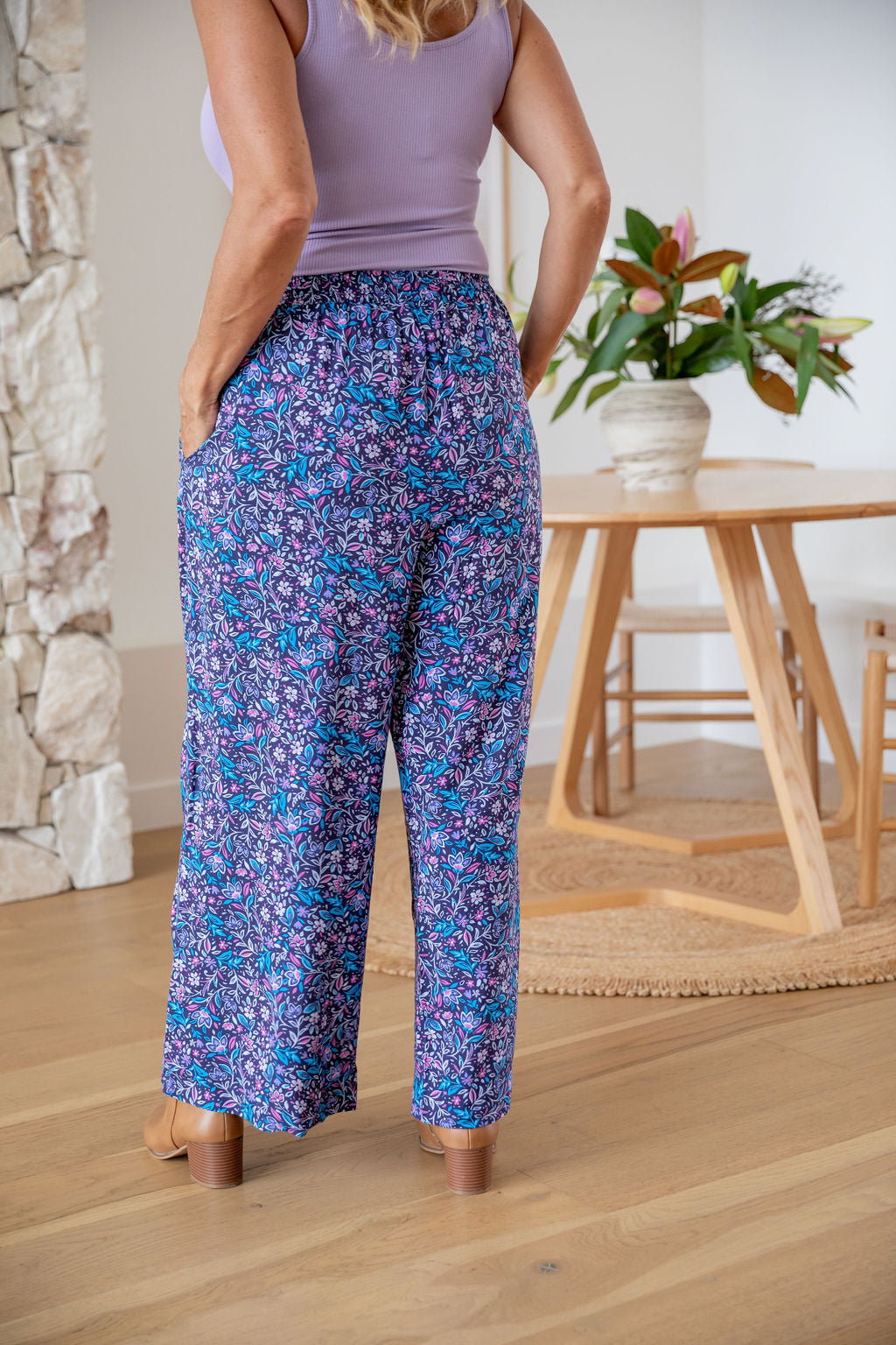 Gina Pant in Jasmine
