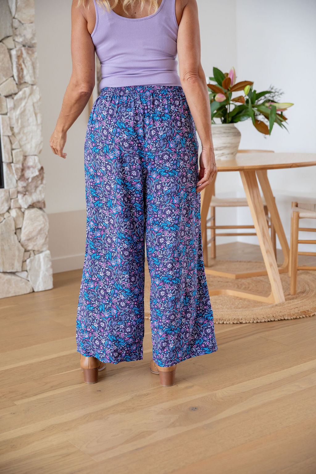 Gina Pant in Jasmine