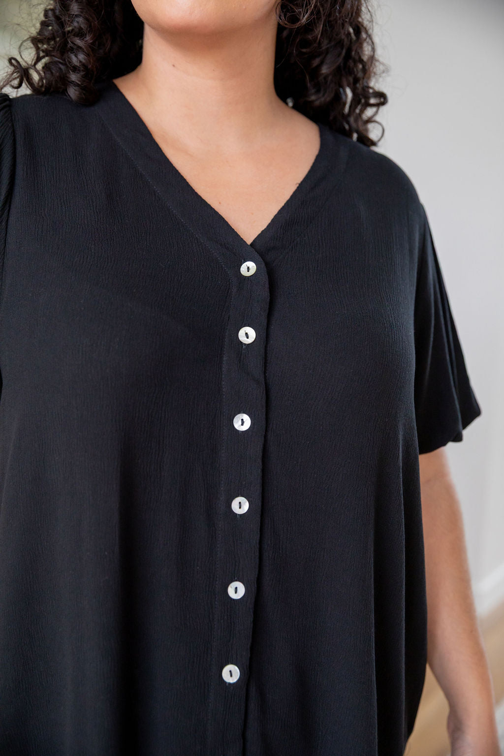 Winona Short Sleeve Blouse in Black