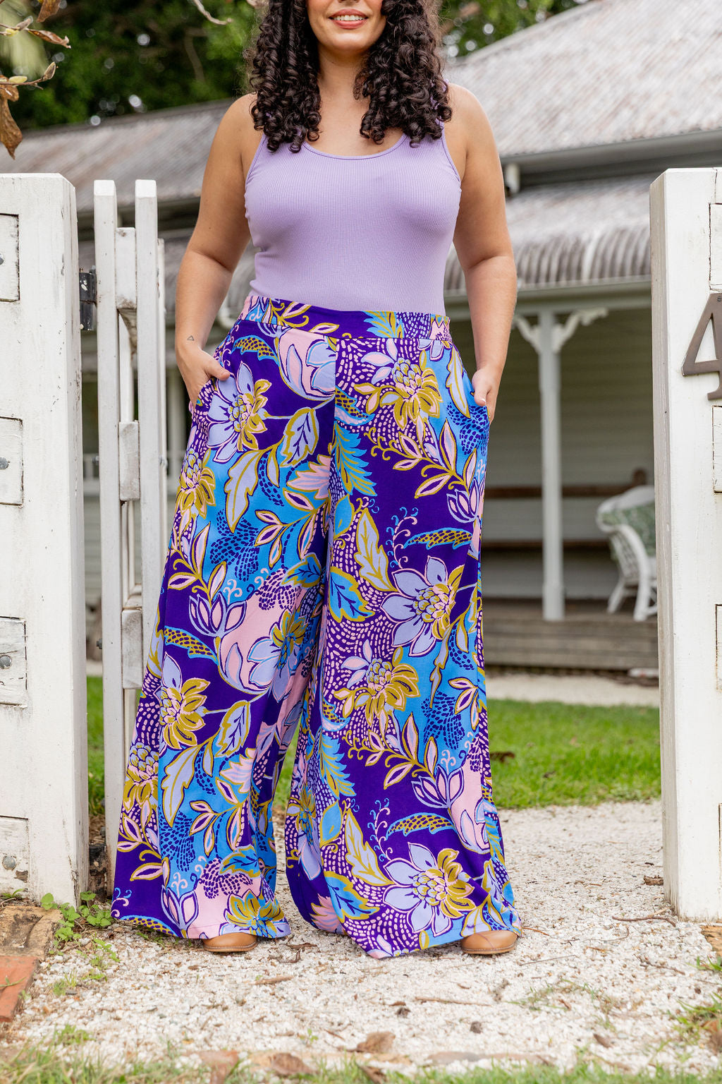 Larsa Pant in Kosum
