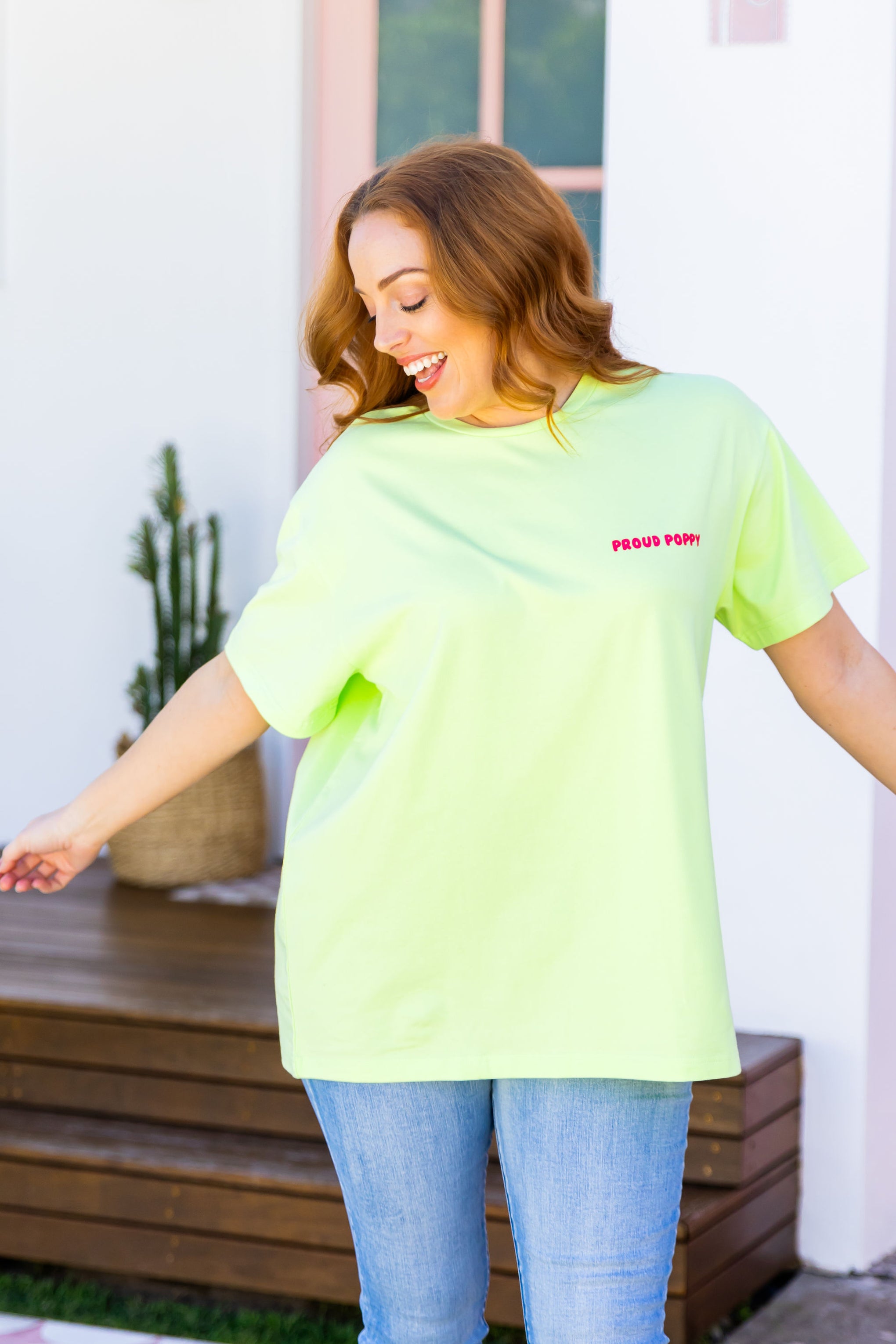 Good Vibes Tee in Apple