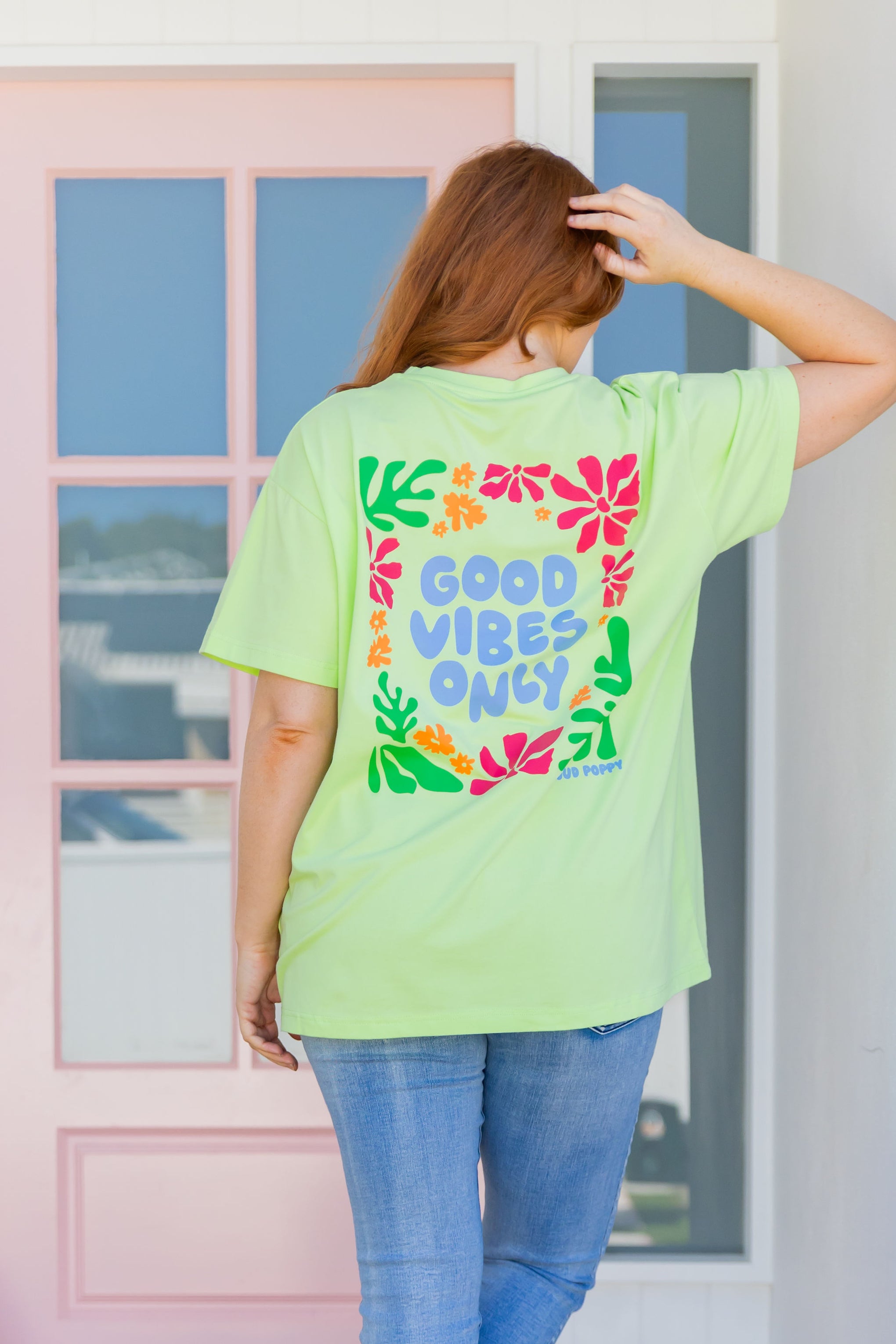 Good Vibes Tee in Apple
