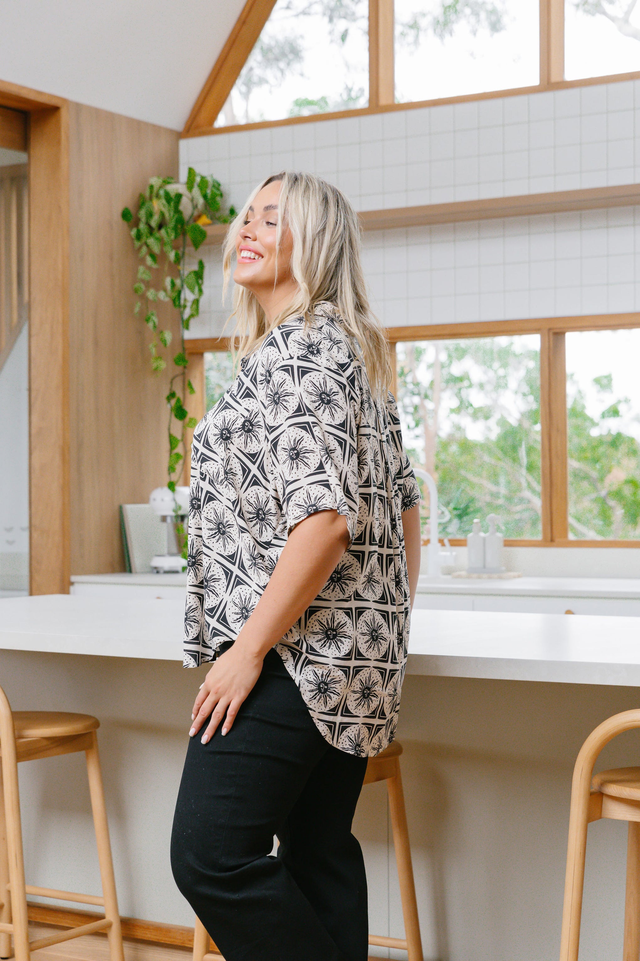 Samara Shirt In Chasing Sunlight Black