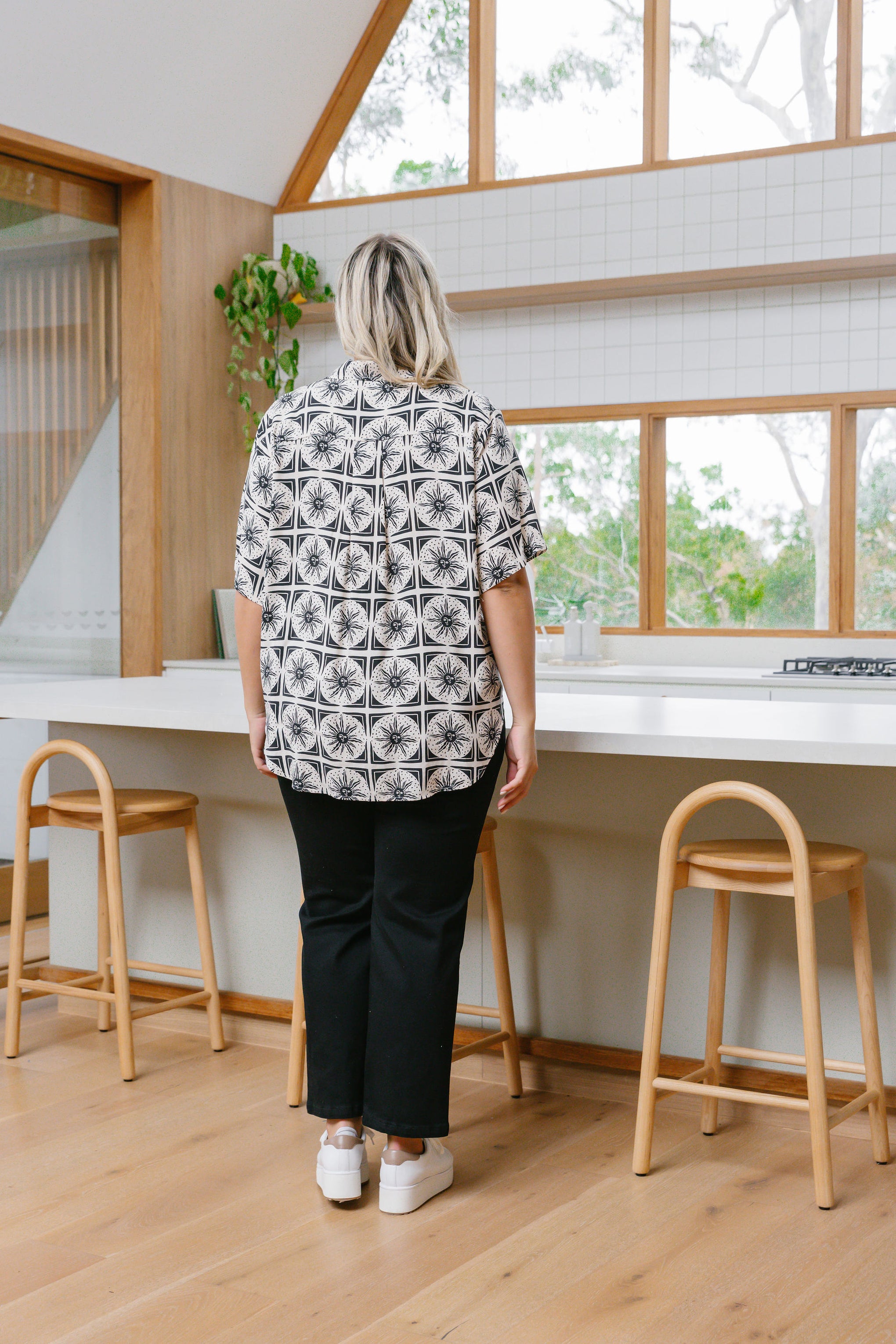 Samara Shirt In Chasing Sunlight Black