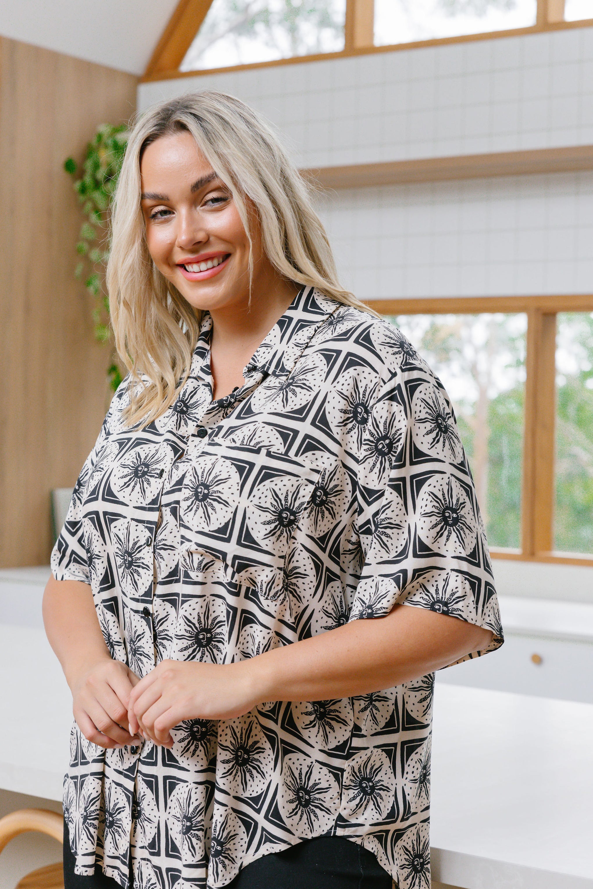Samara Shirt In Chasing Sunlight Black