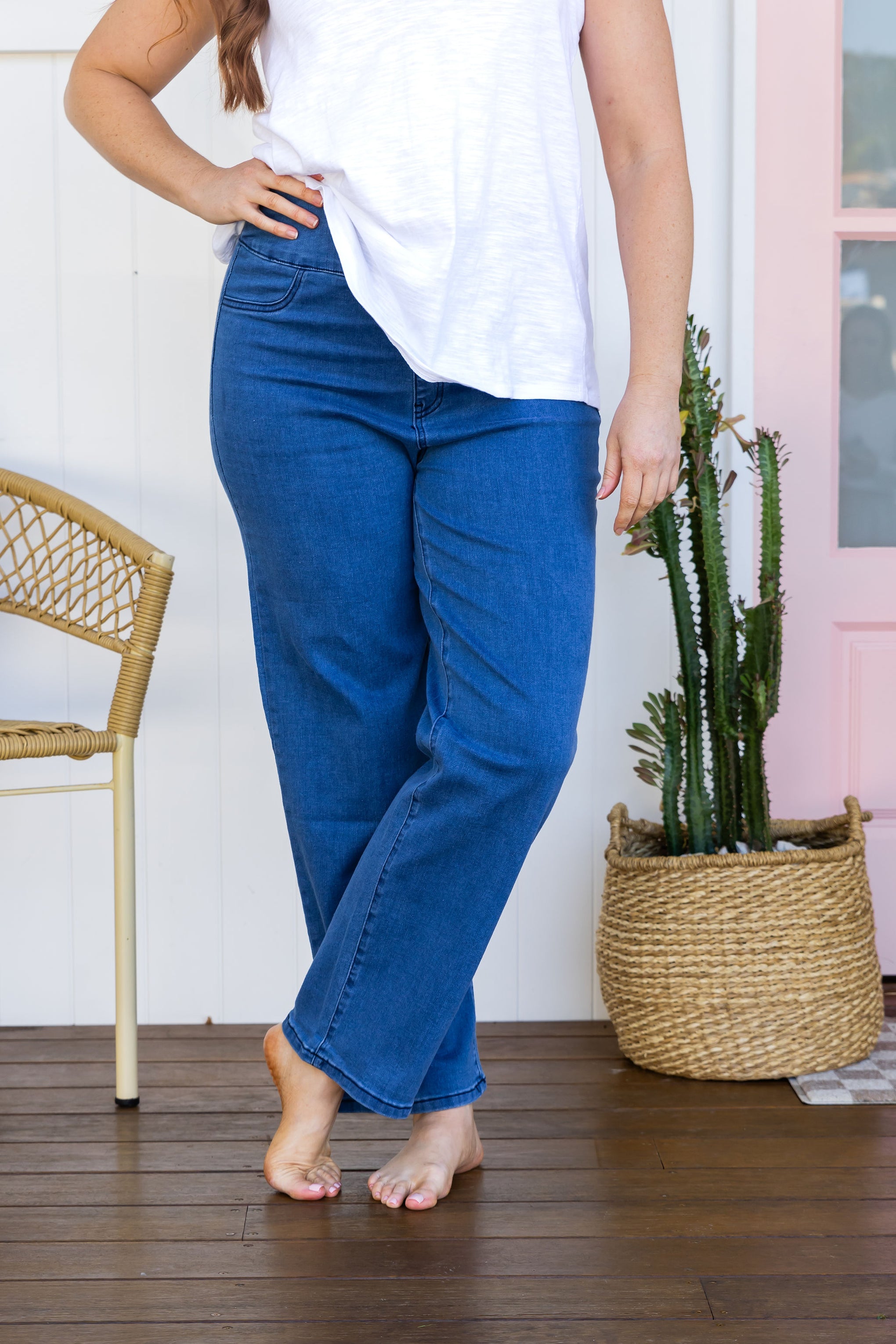 Lara Pull on Jeans in Mid Blue