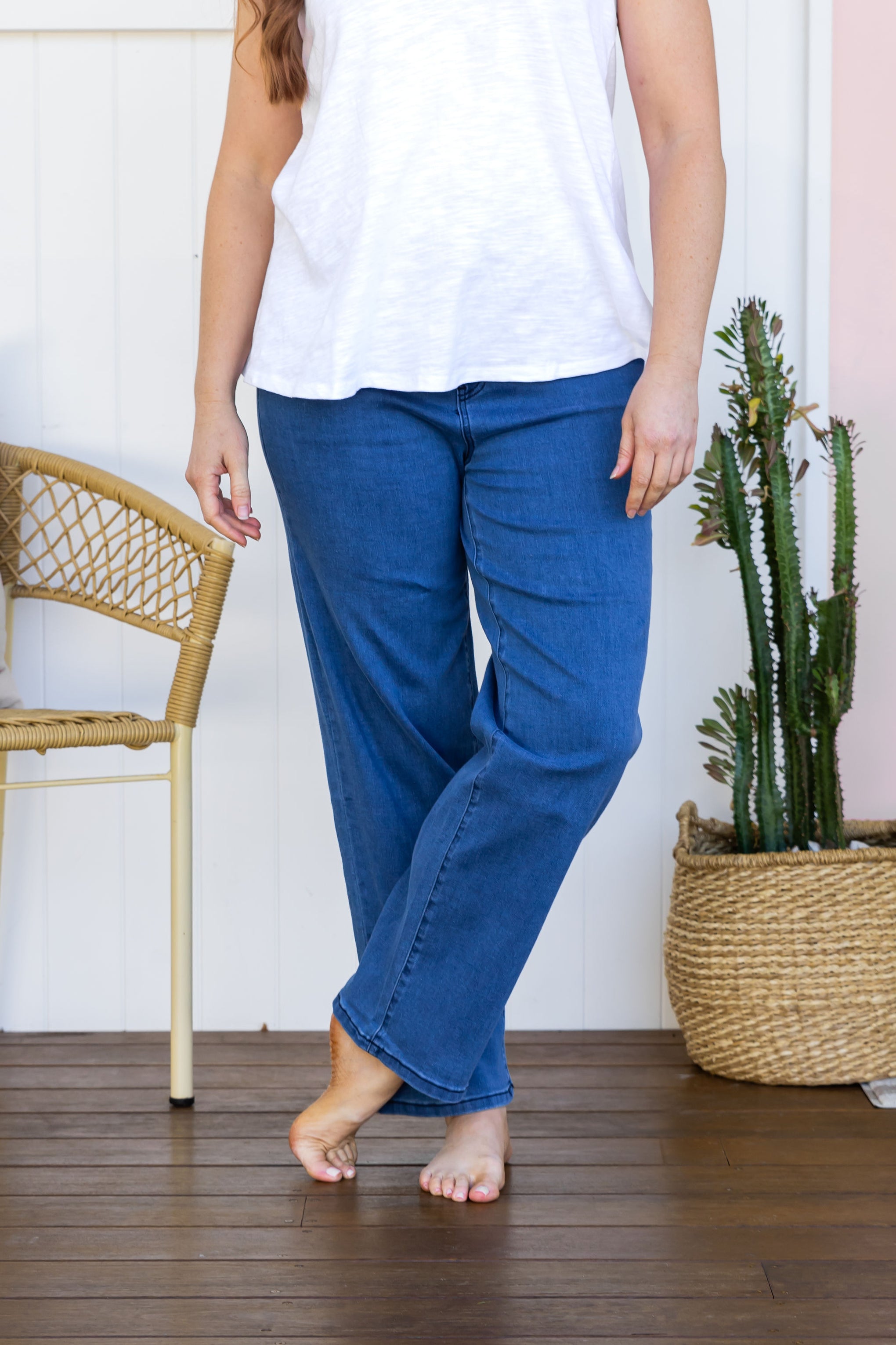 Lara Pull on Jeans in Mid Blue
