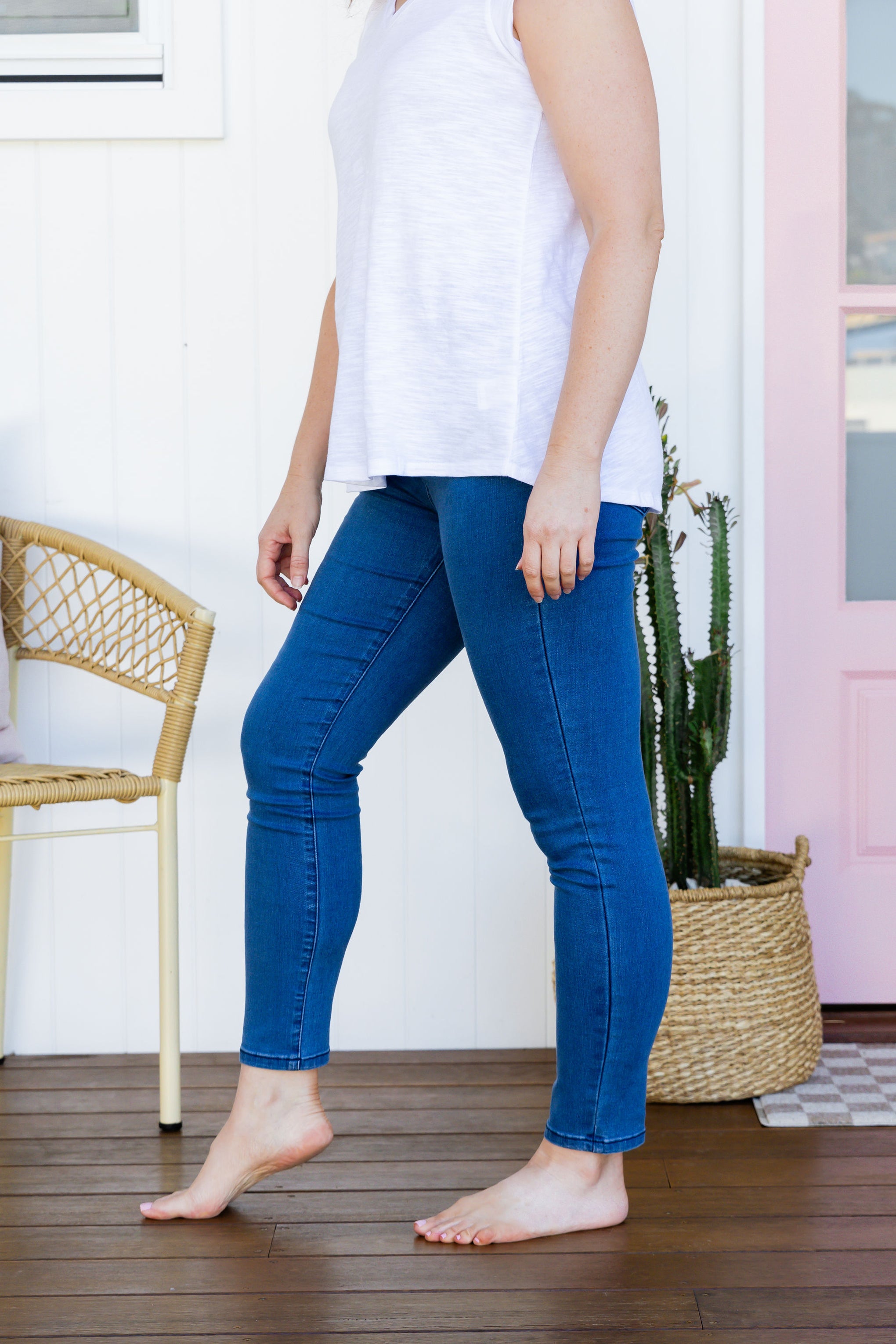 Corey Pull on Jeans in Mid Blue