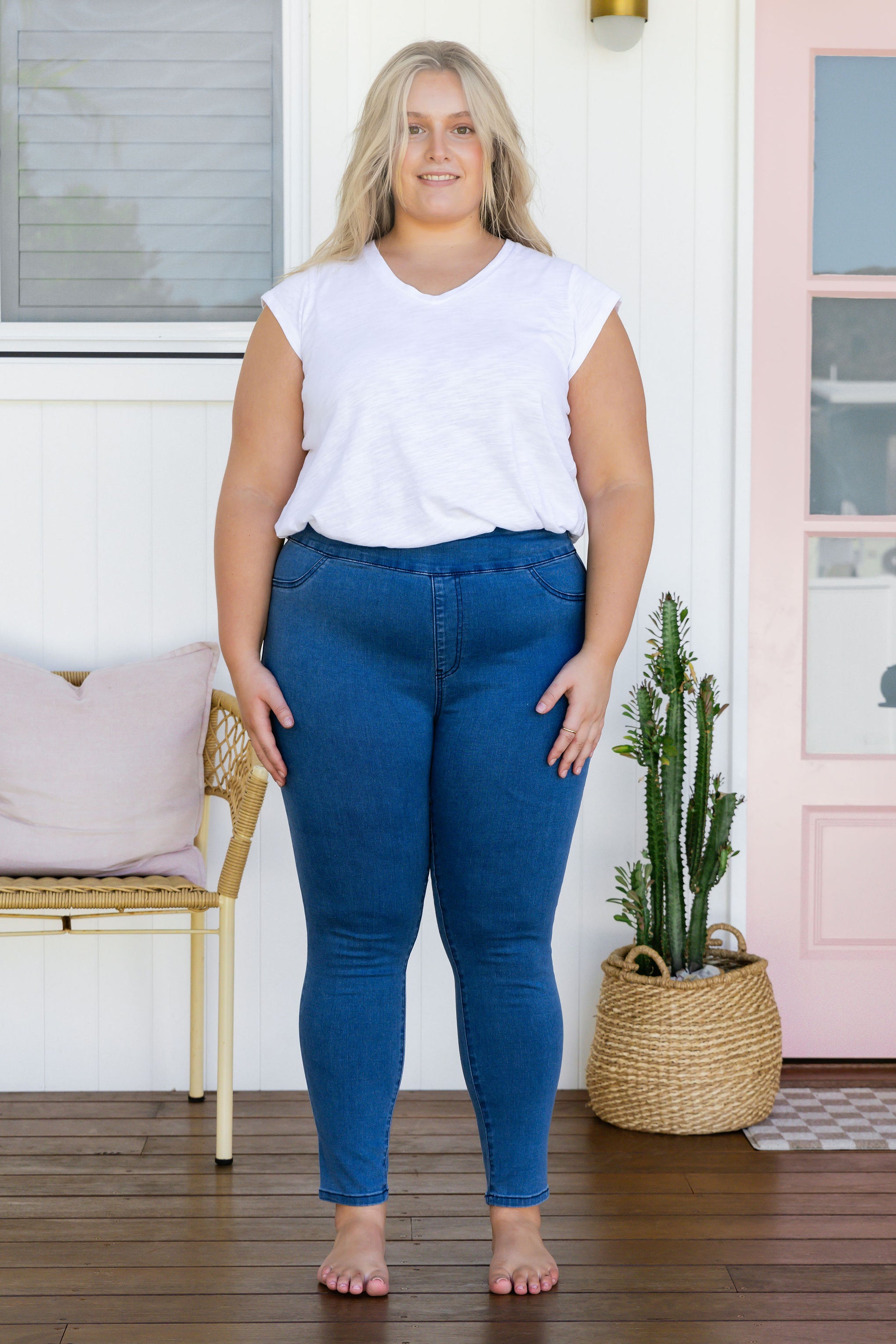 Corey Pull on Jeans in Mid Blue