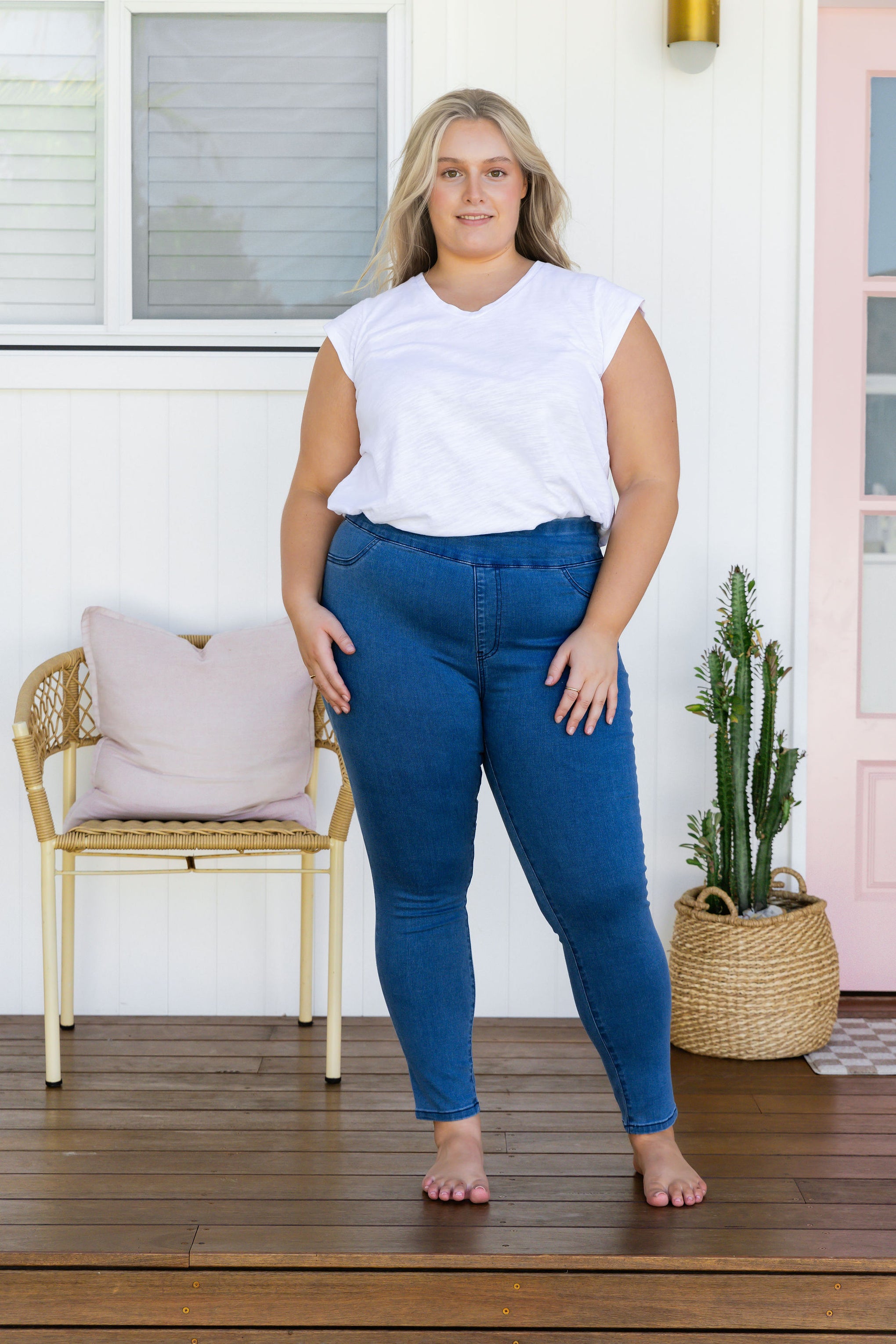 Corey Pull on Jeans in Mid Blue