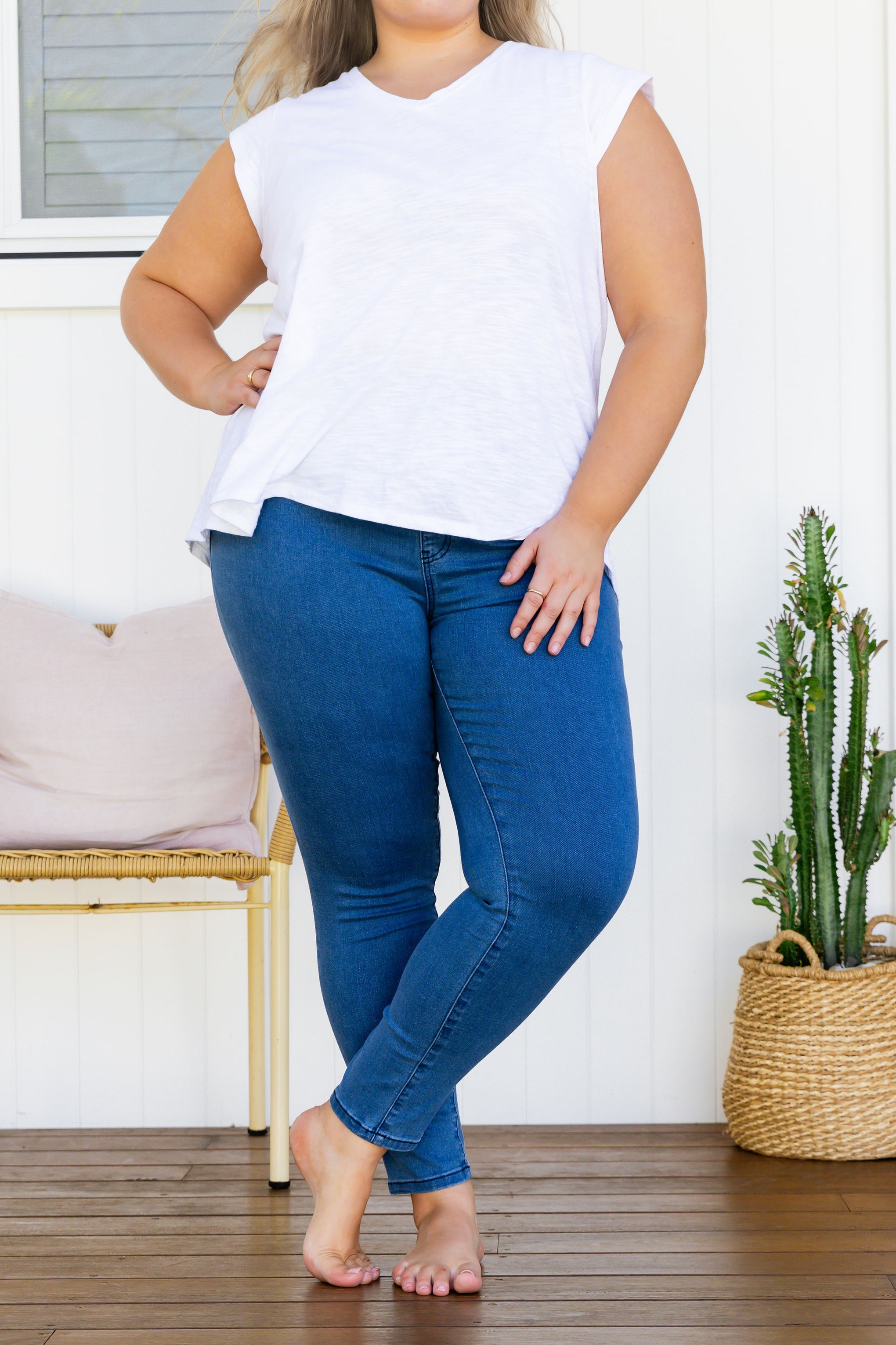Corey Pull on Jeans in Mid Blue