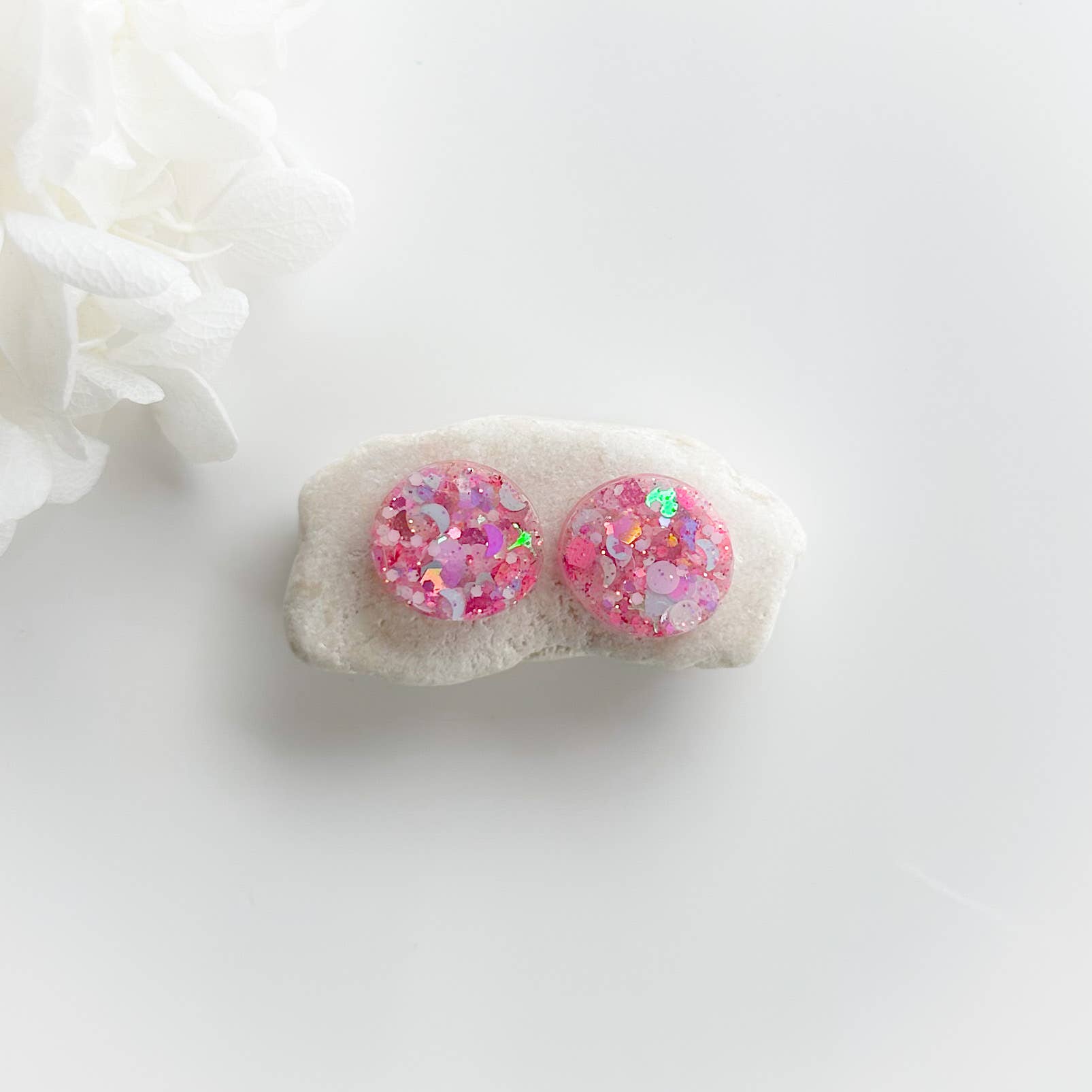 Resin Studs- Glitter: Bright / Small