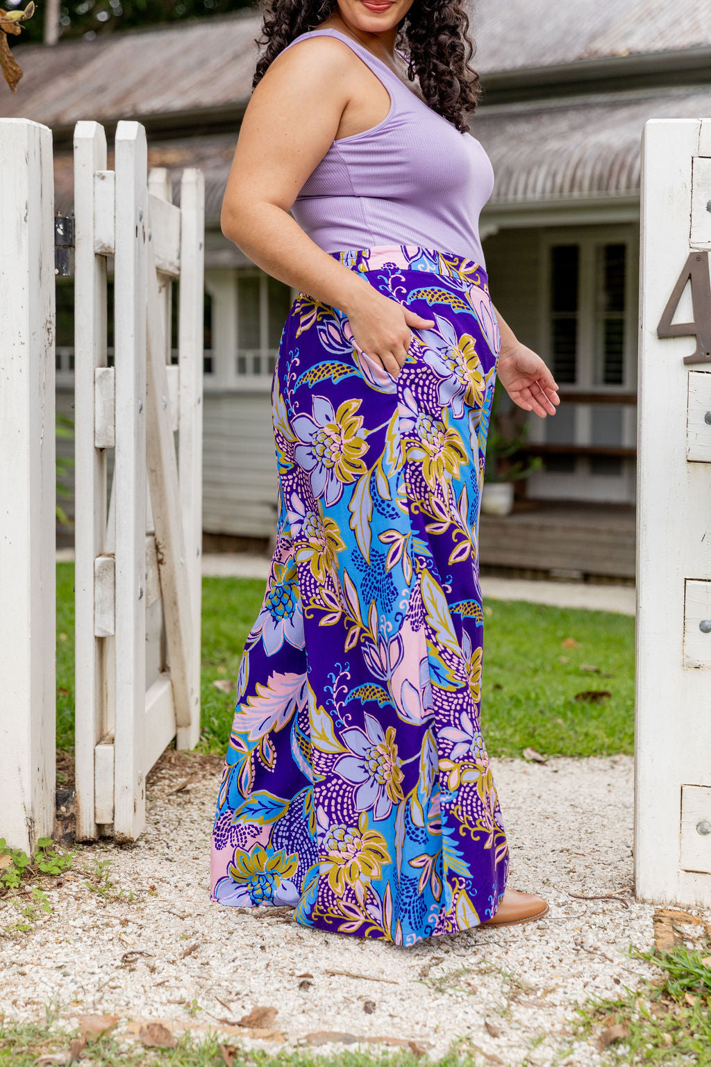 Larsa Pant in Kosum