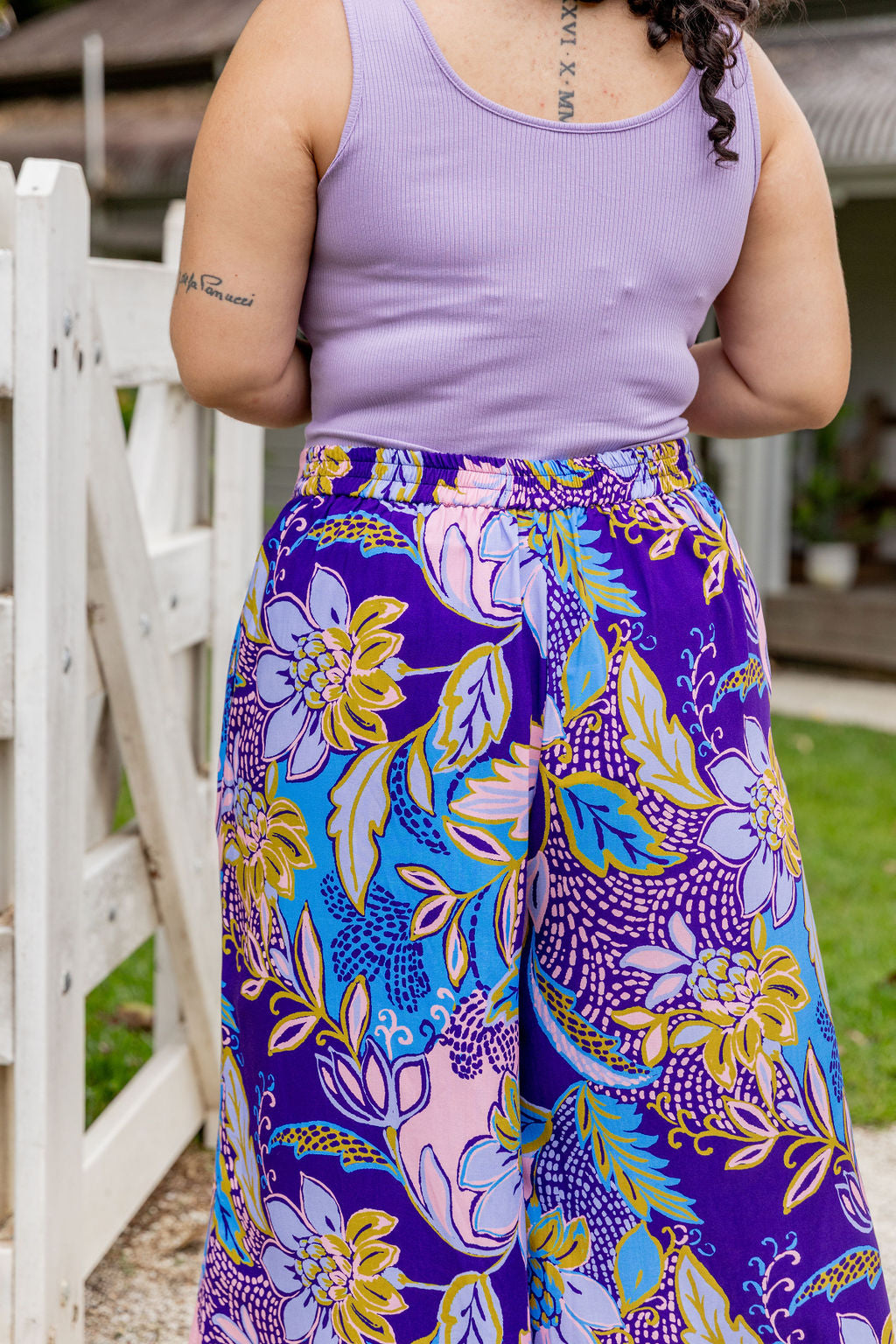 Larsa Pant in Kosum