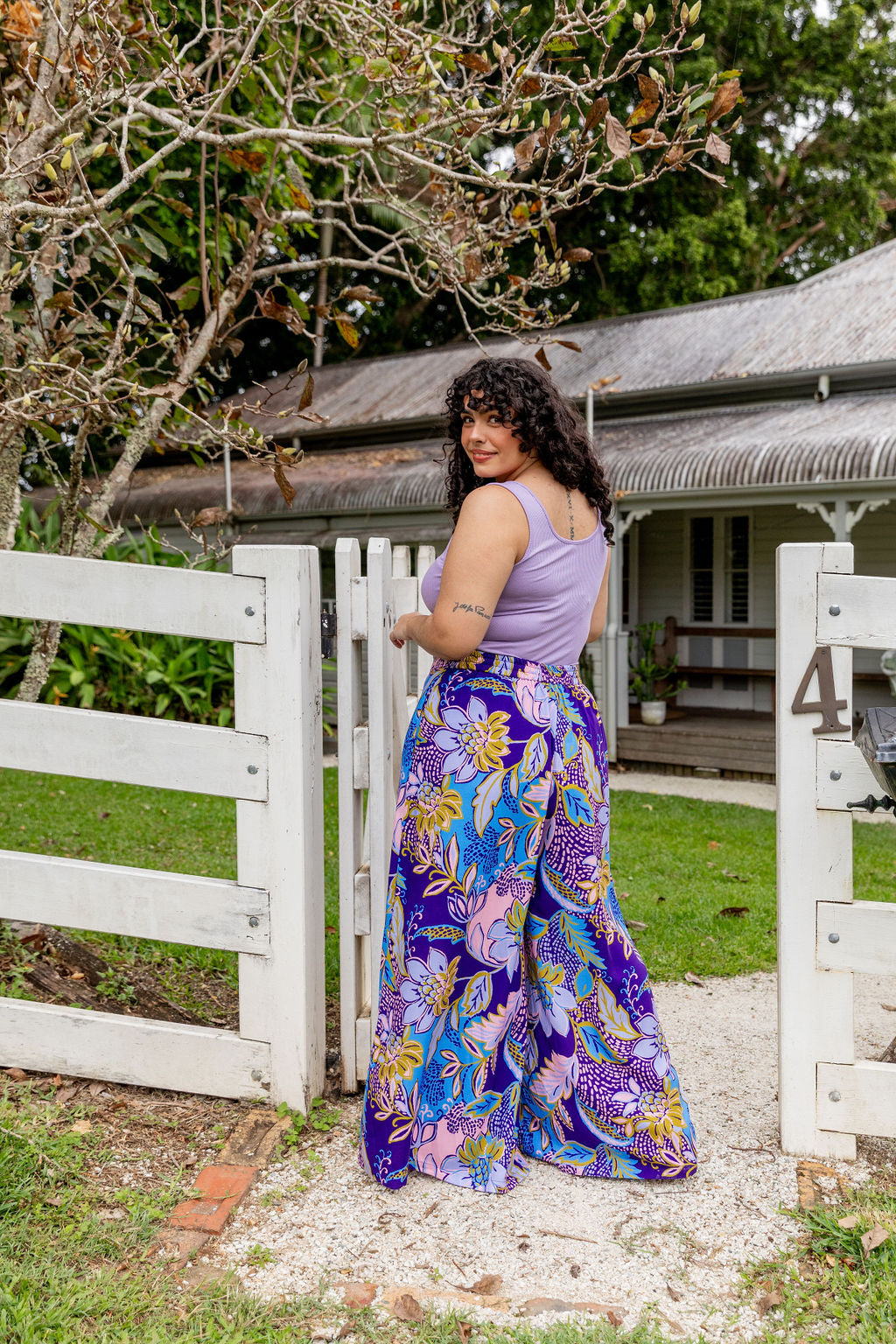 Larsa Pant in Kosum