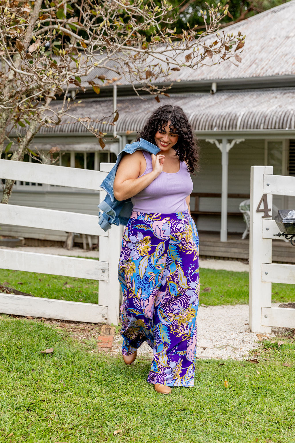 Larsa Pant in Kosum