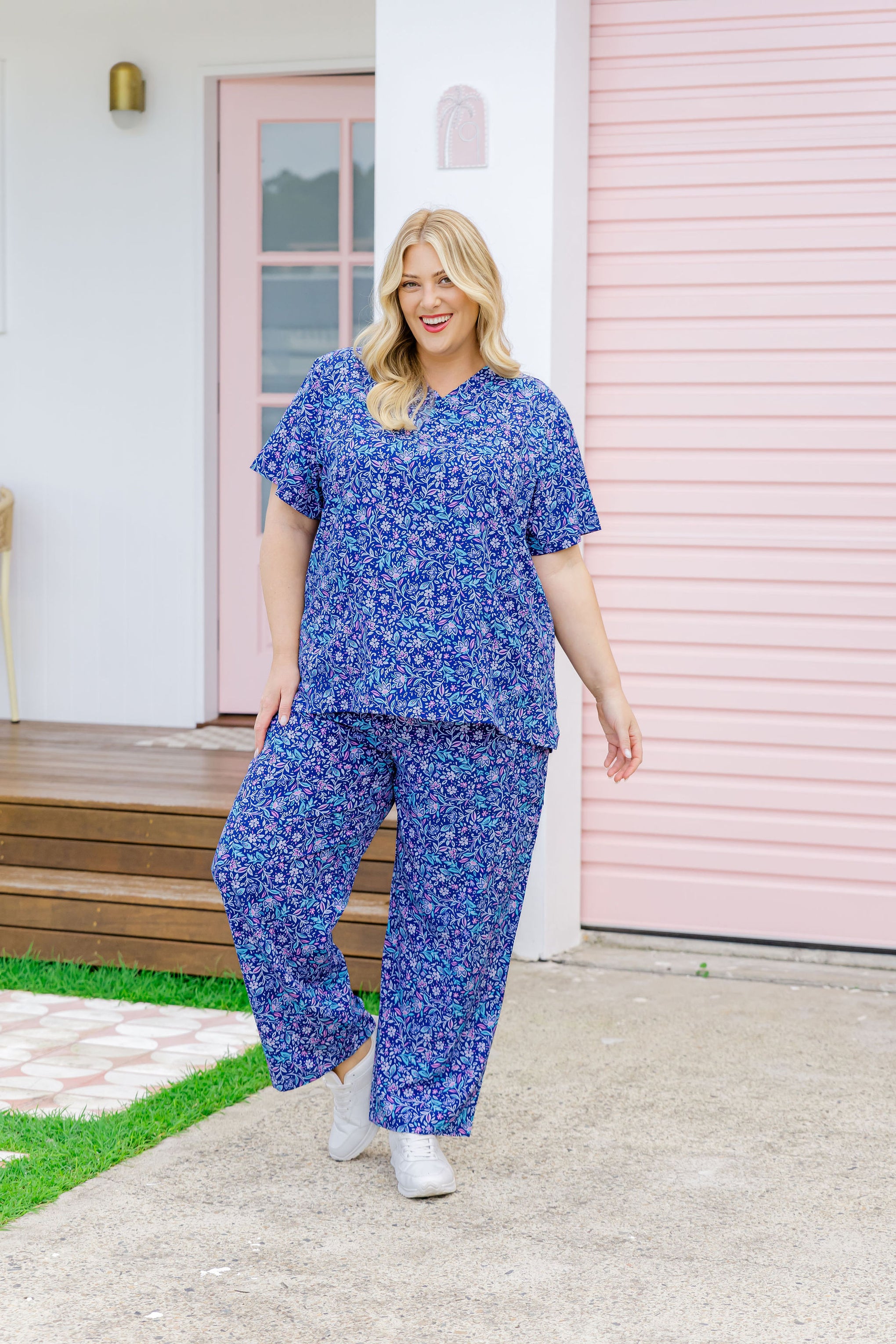 Jazz Scrubs Set in Jasmine