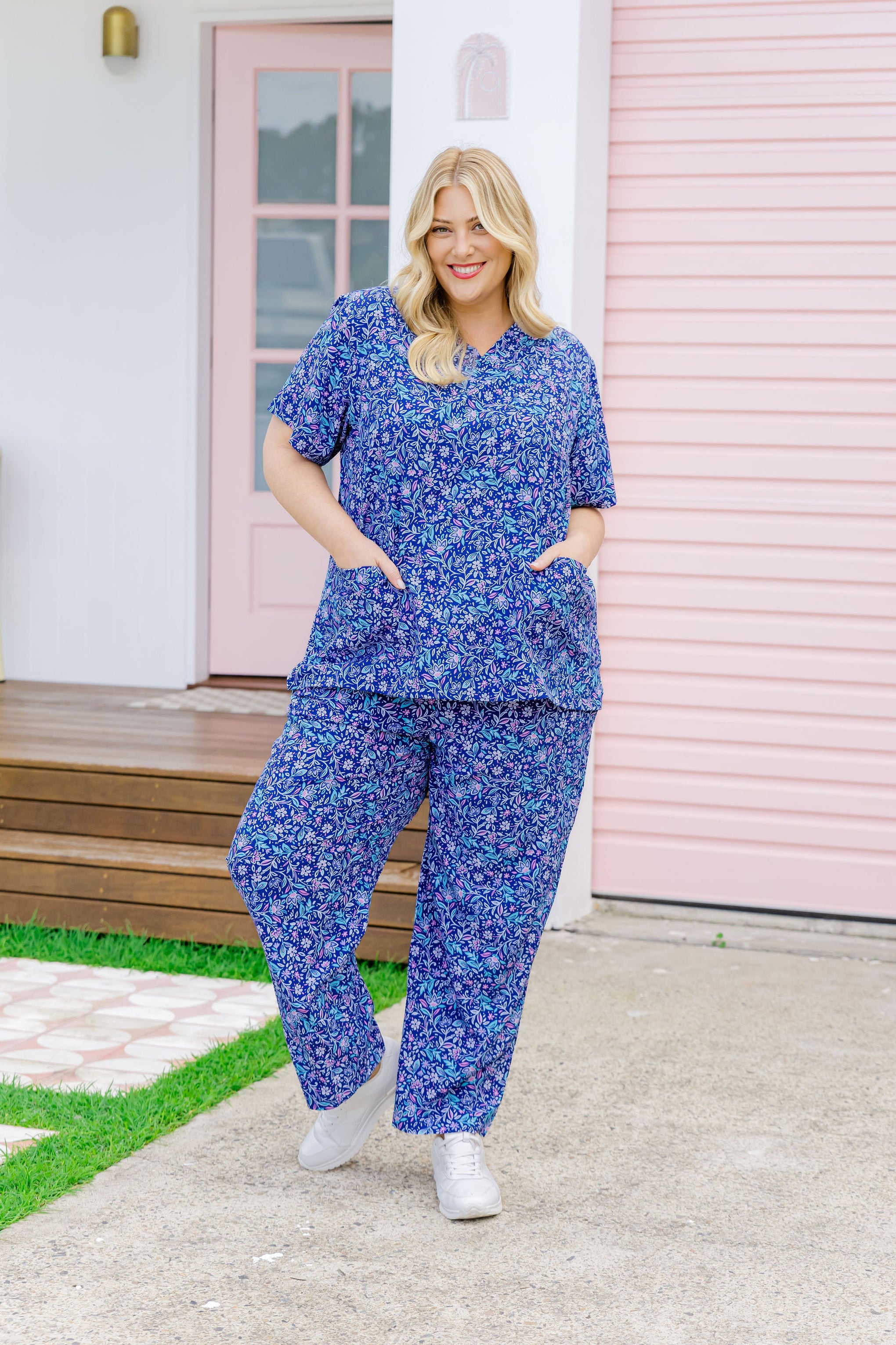Jazz Scrubs Set in Jasmine