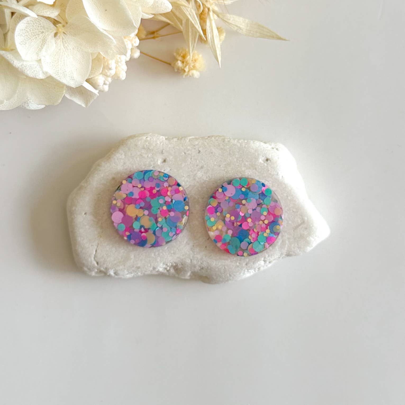 Resin Studs- Glitter: Bright / Small