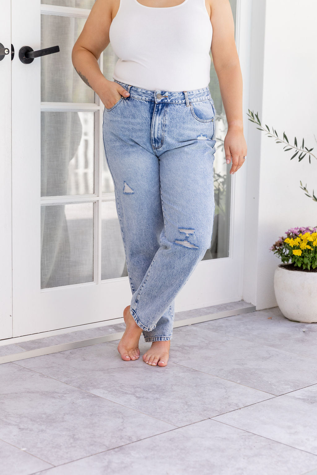Cerys Jeans in Light Blue Acid Wash