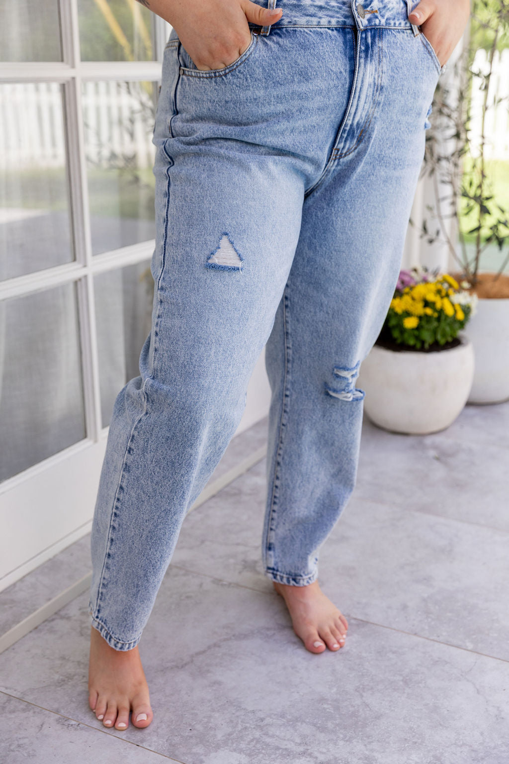 Cerys Jeans in Light Blue Acid Wash
