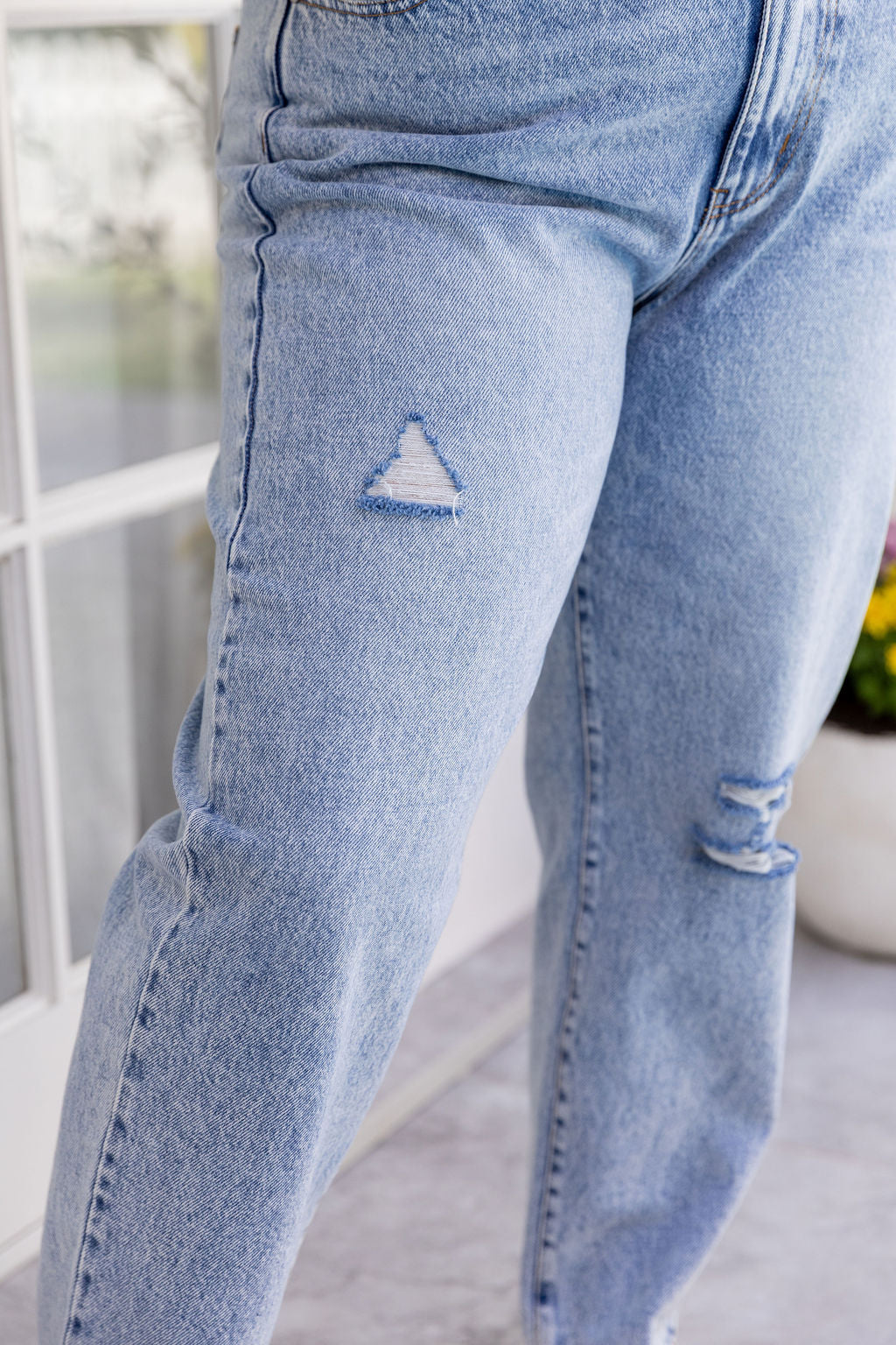 Cerys Jeans in Light Blue Acid Wash