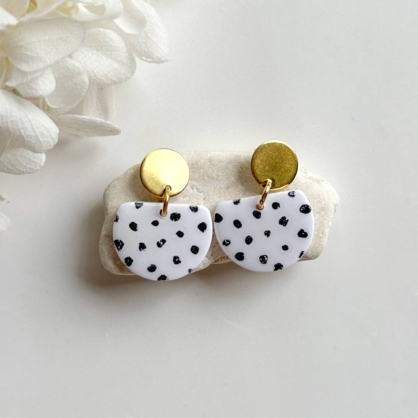 Black & White Spot Collection: Studs