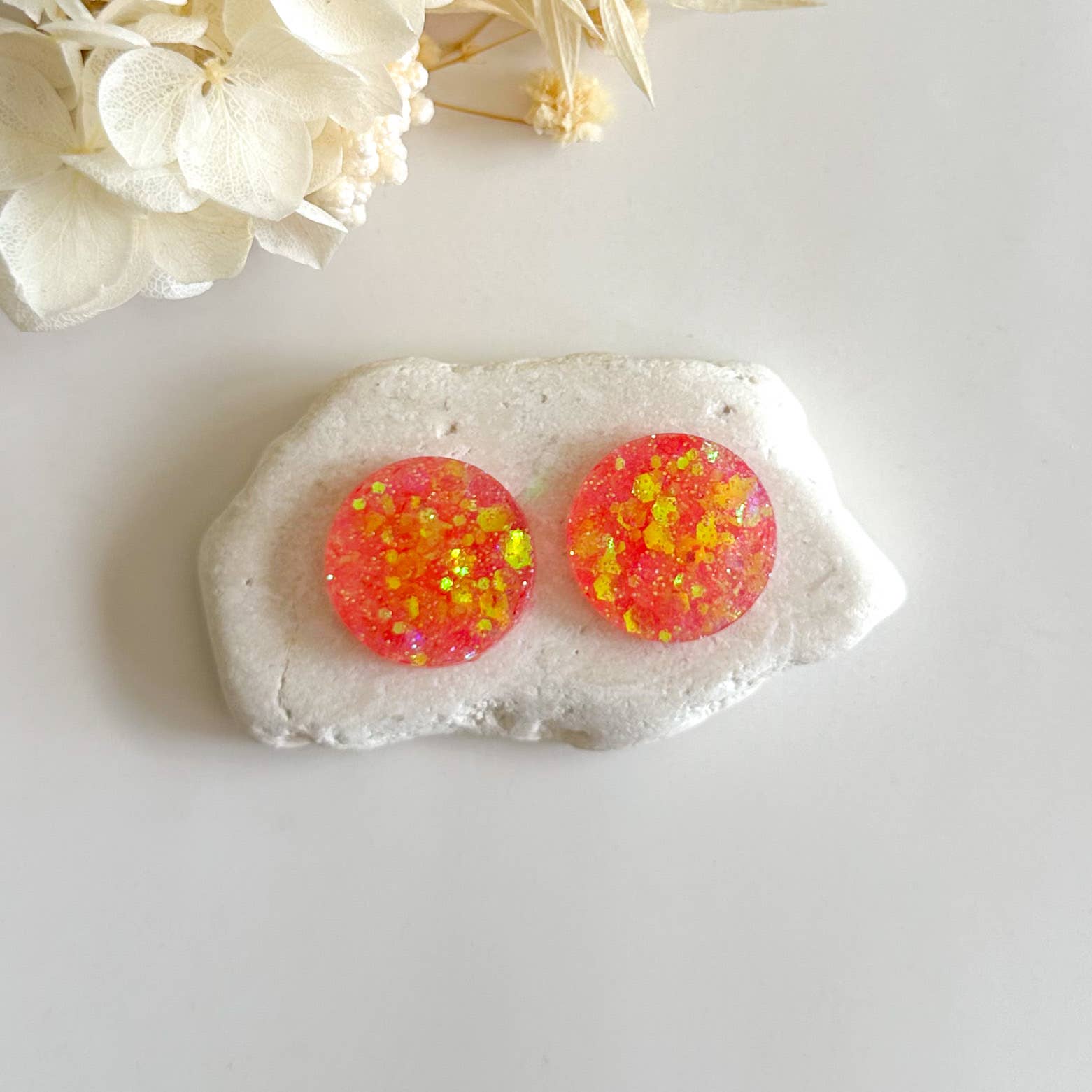 Resin Studs- Glitter: Bright / Small
