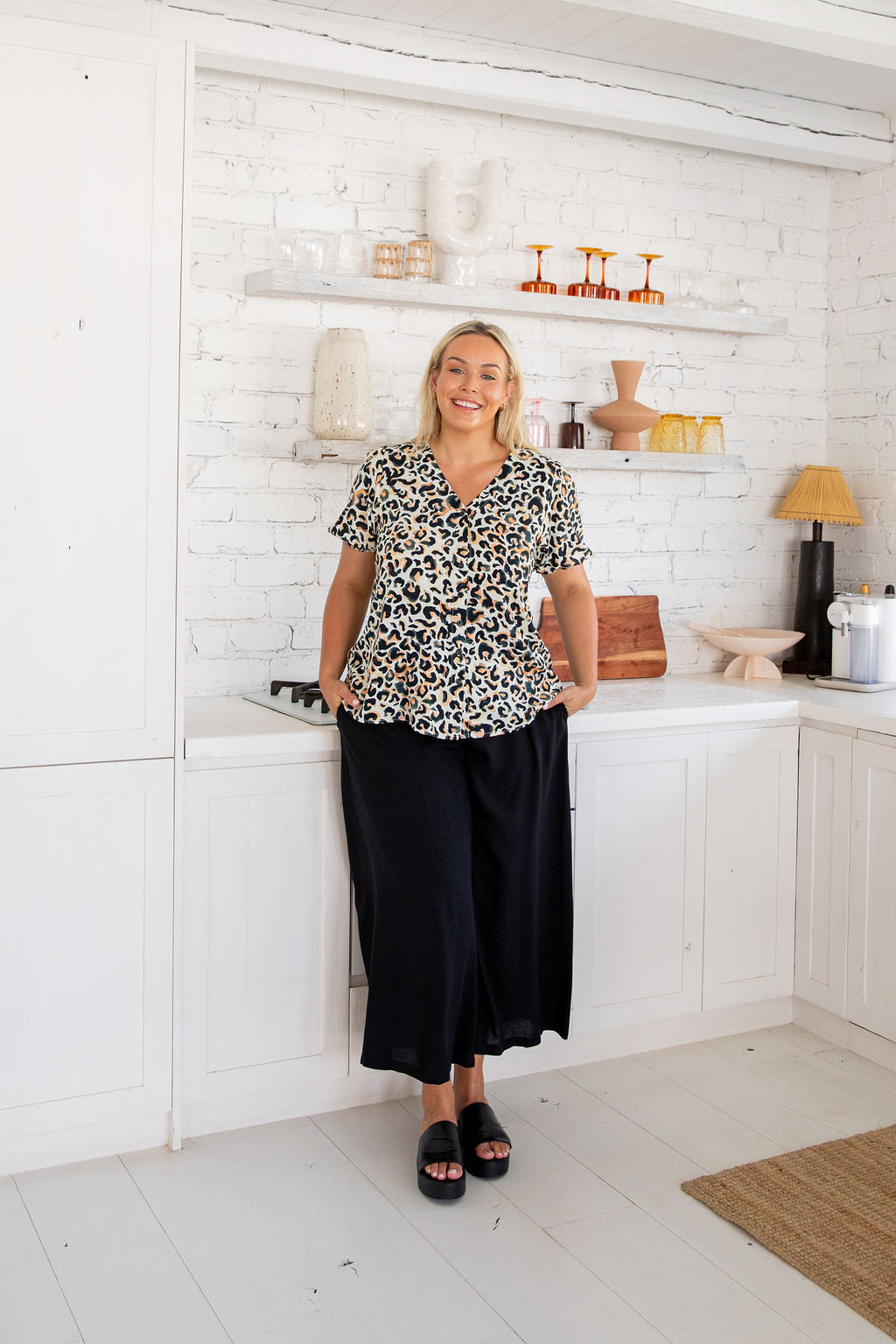 Larsa Pants in Black