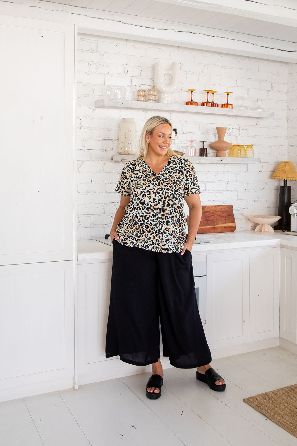 Larsa Pants in Black