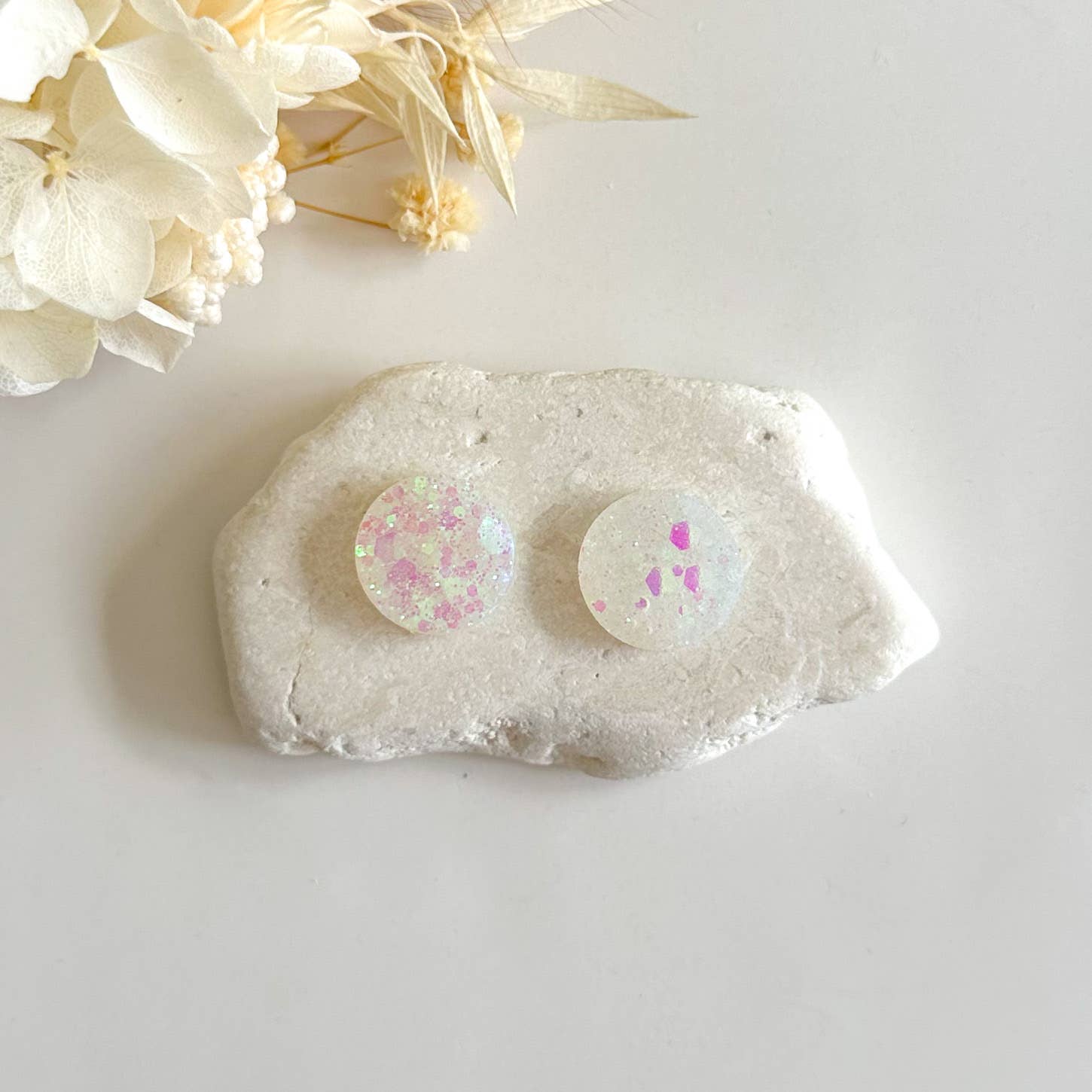 Resin Studs- Glitter: Bright / Small