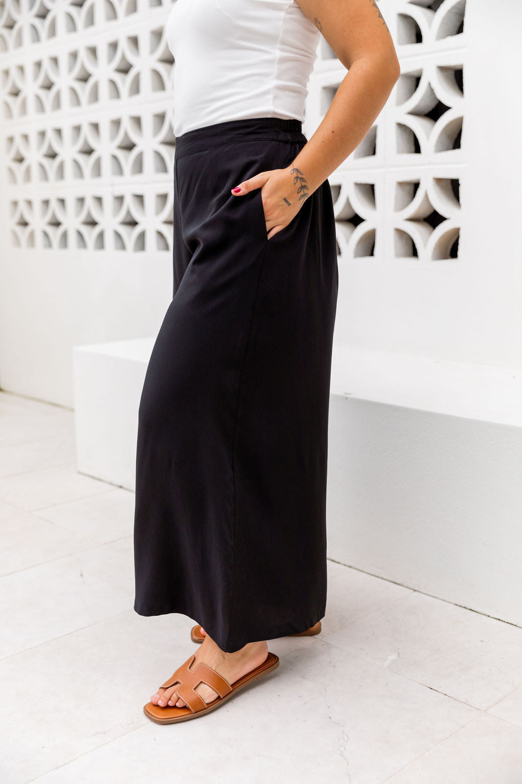 Larsa Pants in Black