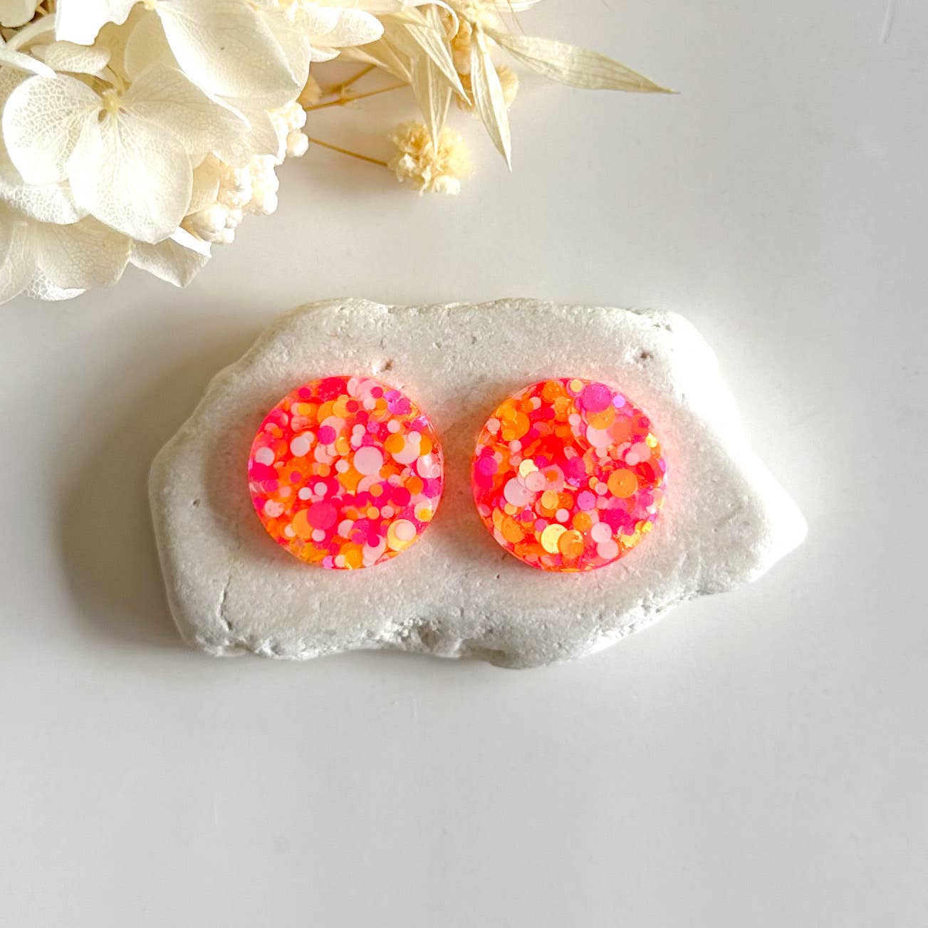 Resin Studs- Glitter: Bright / Small