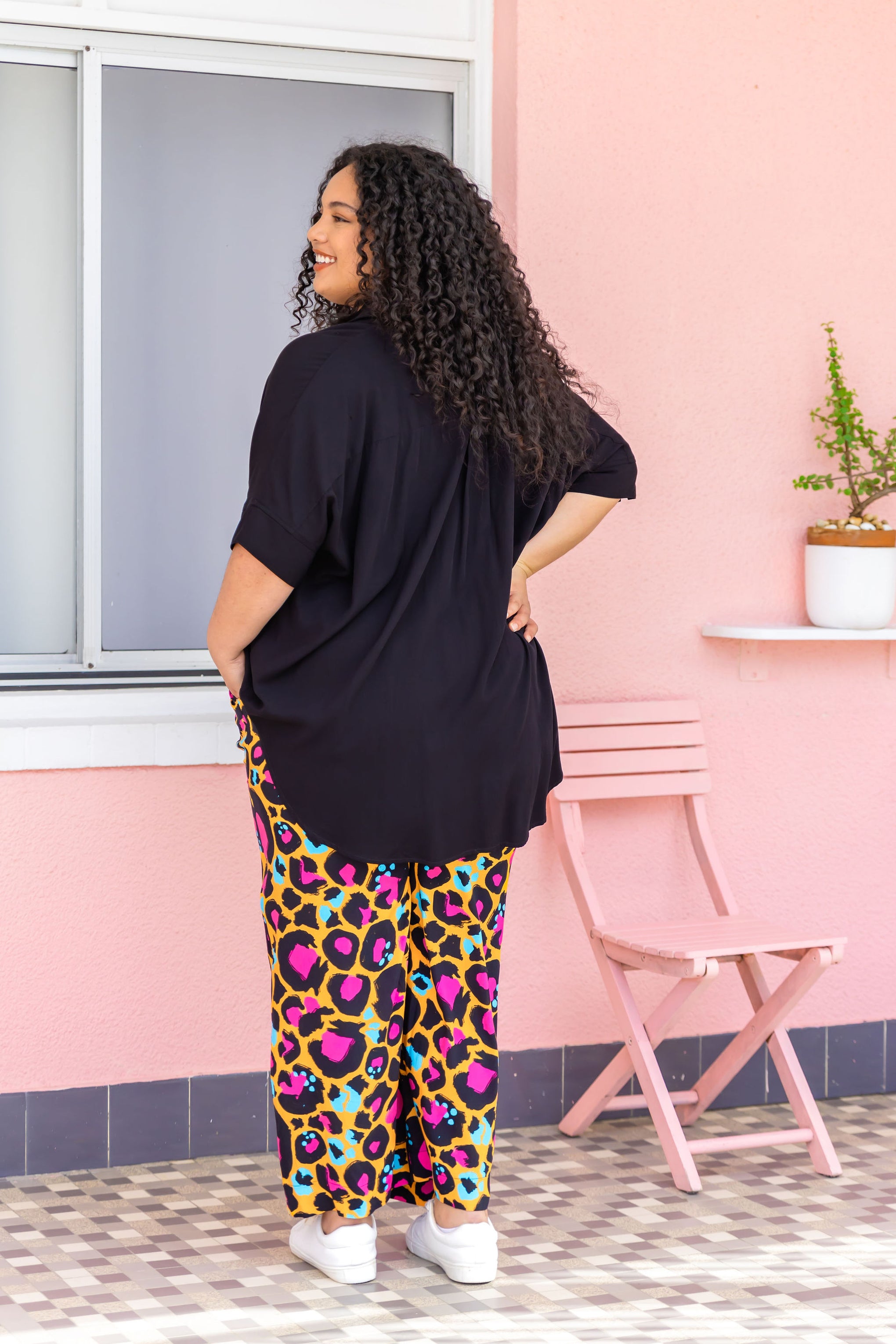 Tammin Shirt In Black with Pink Buttons