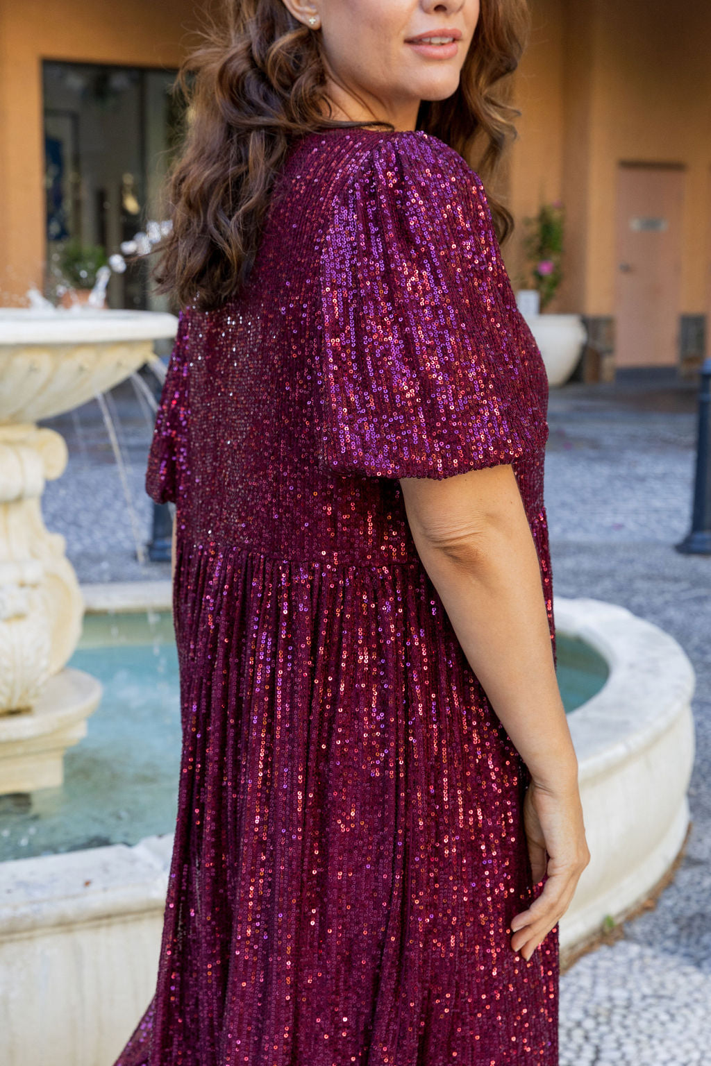 Glimmer Sequin Midi Dress in Wine