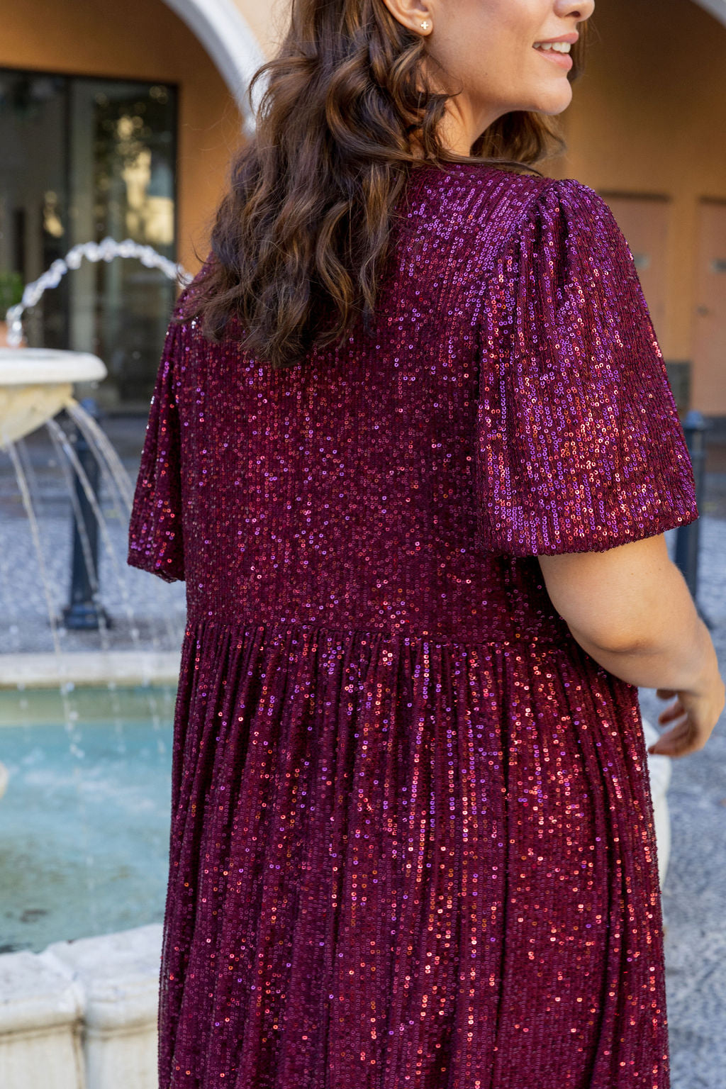 Glimmer Sequin Midi Dress in Wine