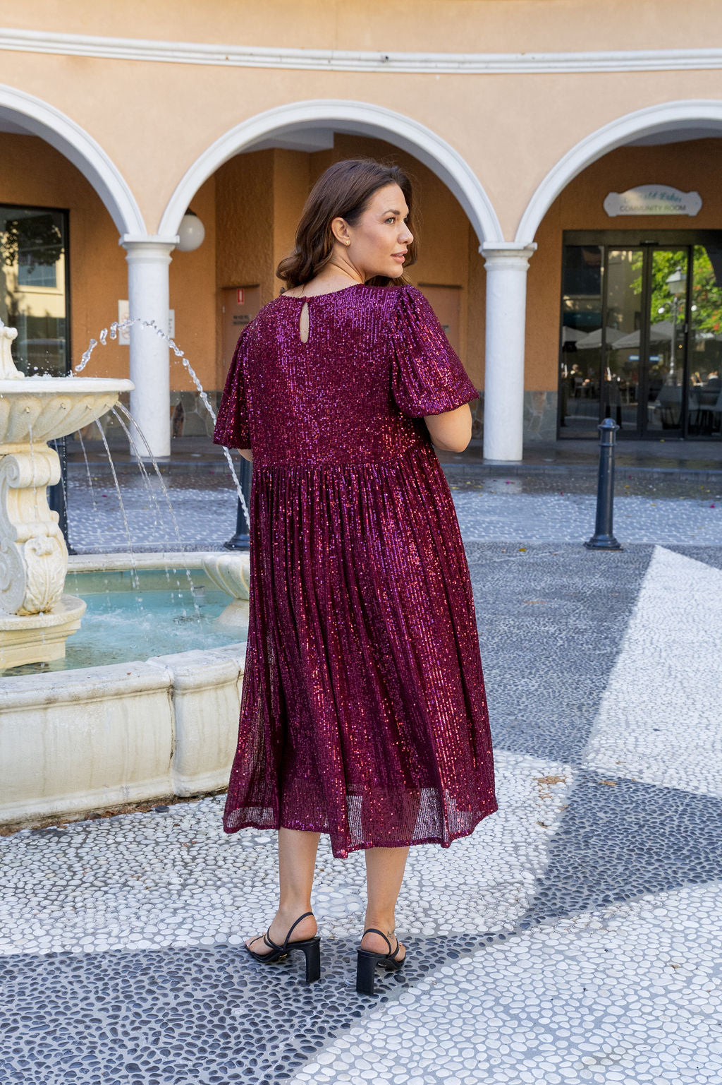 Glimmer Sequin Midi Dress in Wine