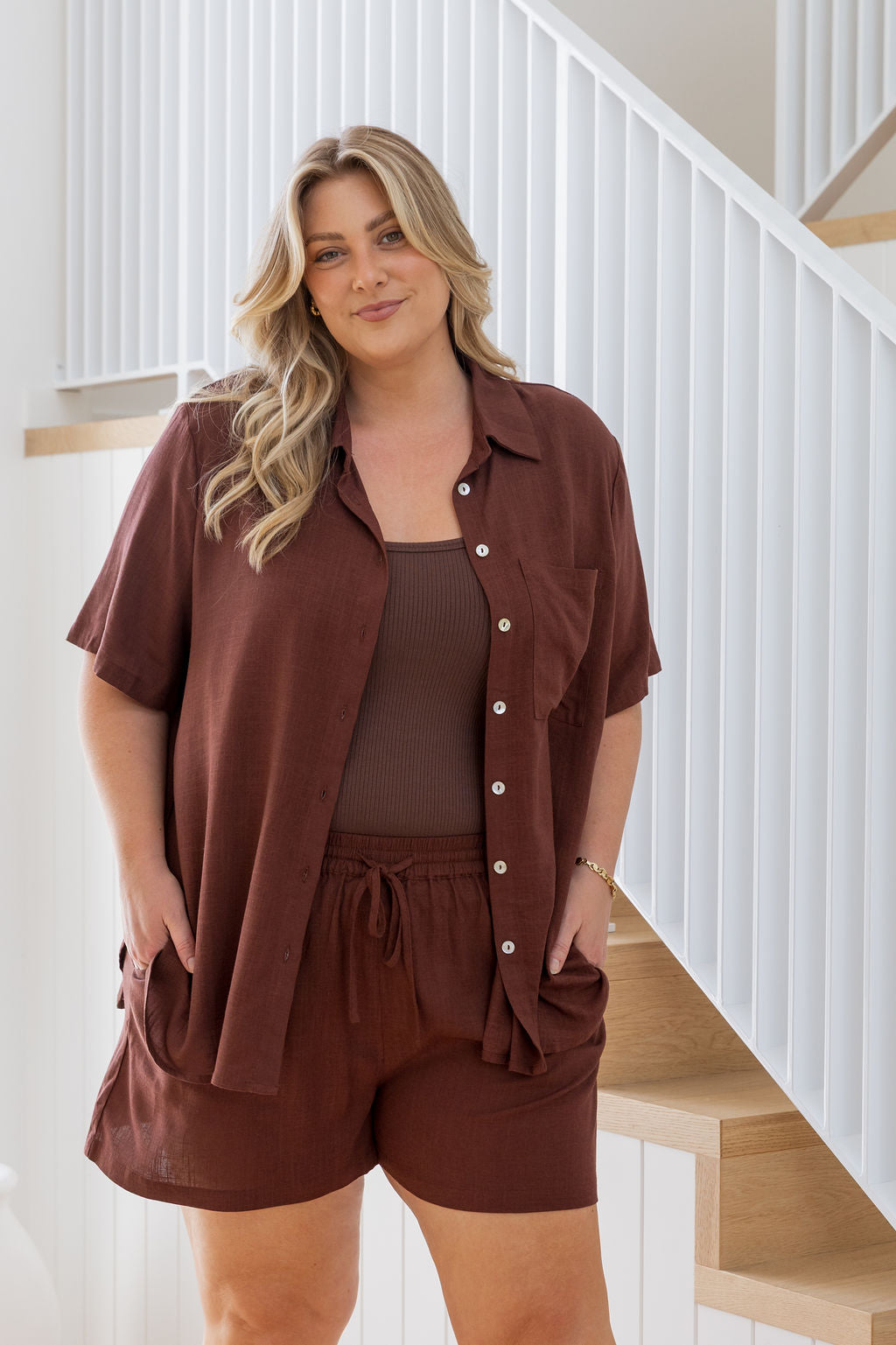 Harlow Linen Blend Shorts in Chocolate