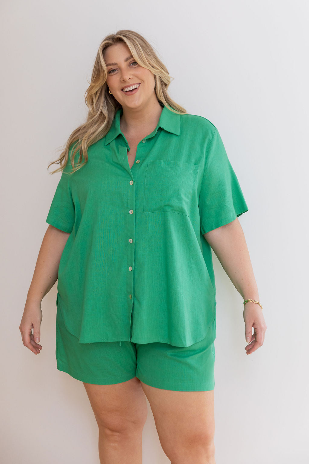 Samara Linen Blend Shirt in Apple