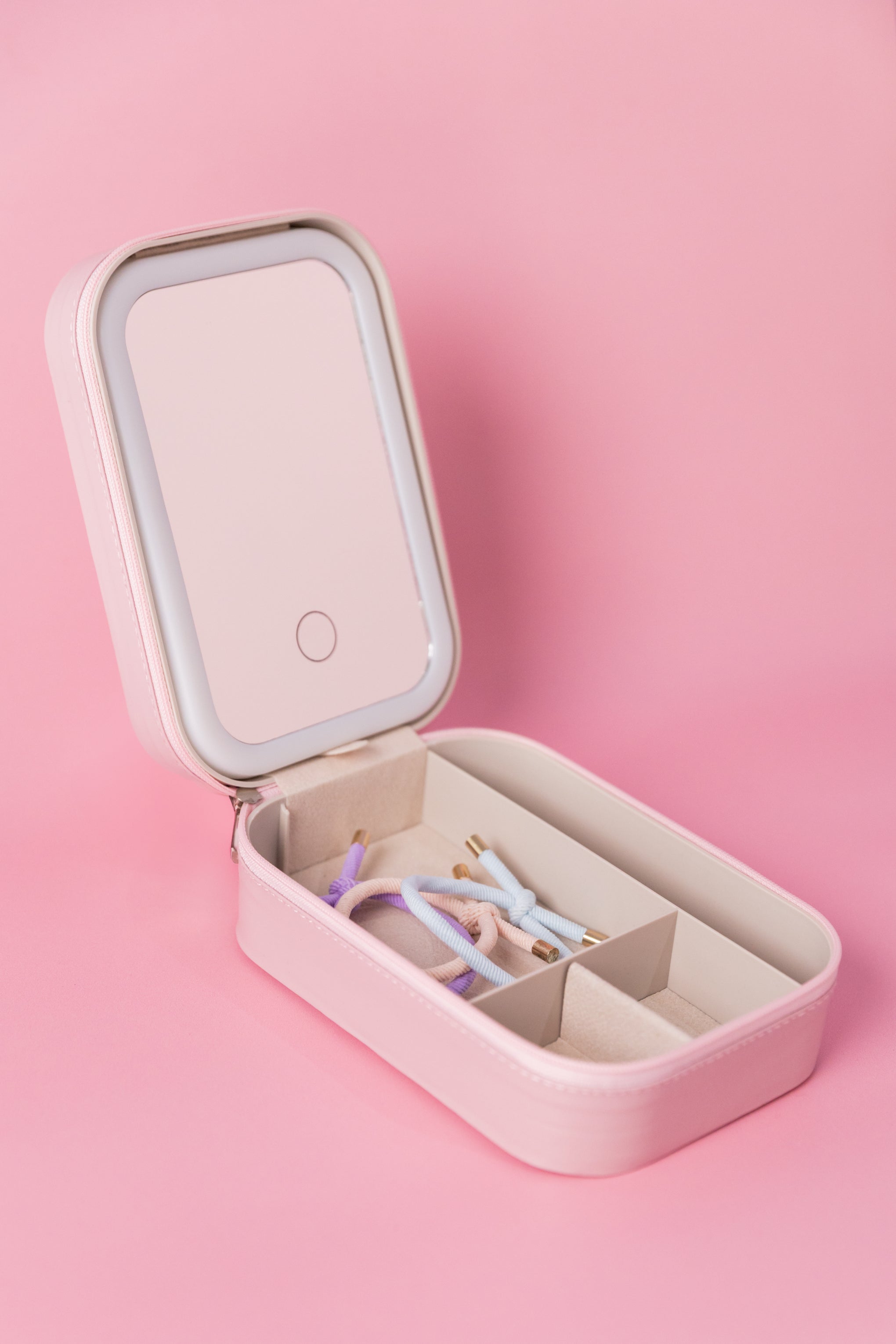 Travel Case with LED Mirror in Pink