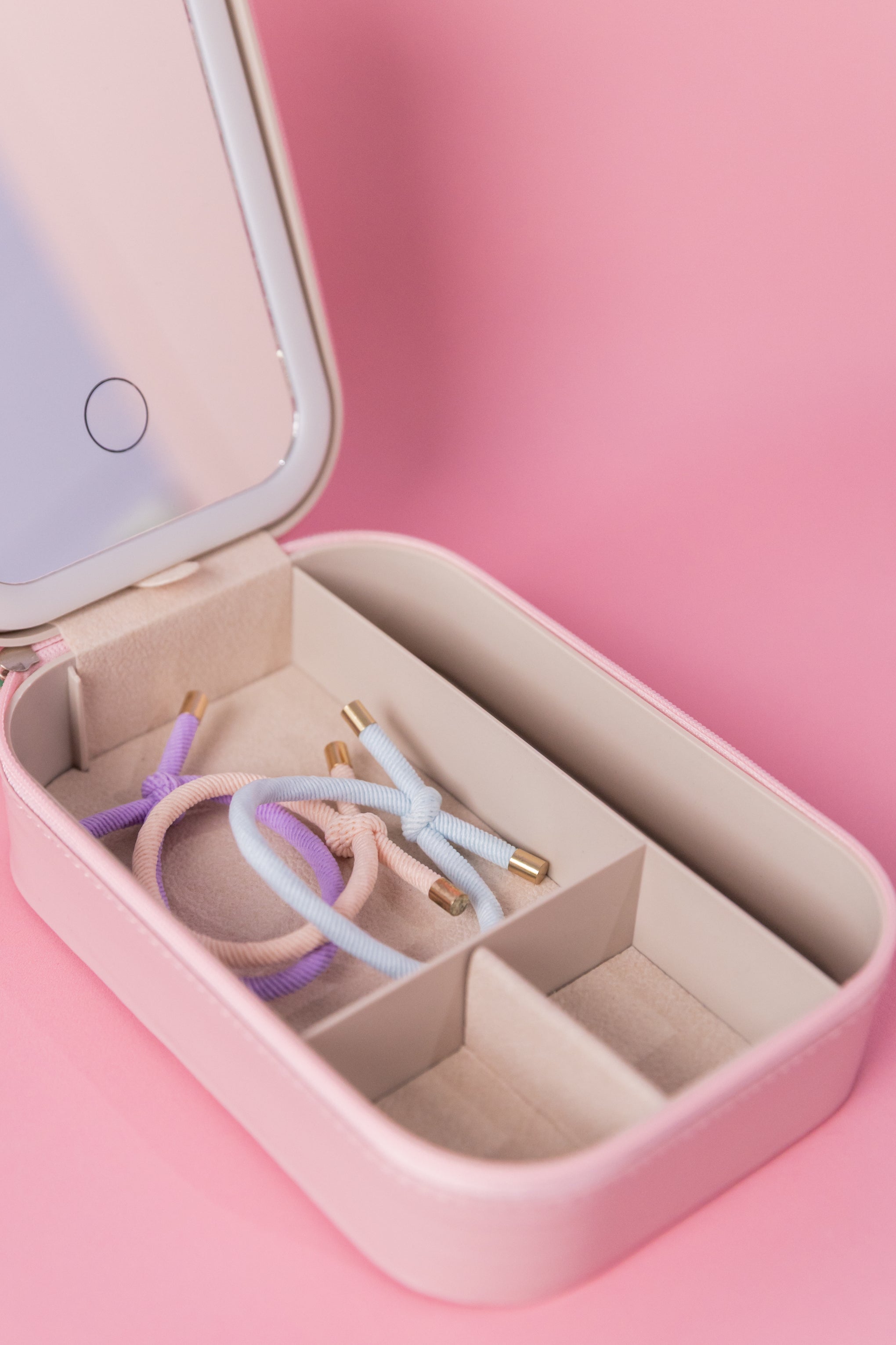 Travel Case with LED Mirror in Pink