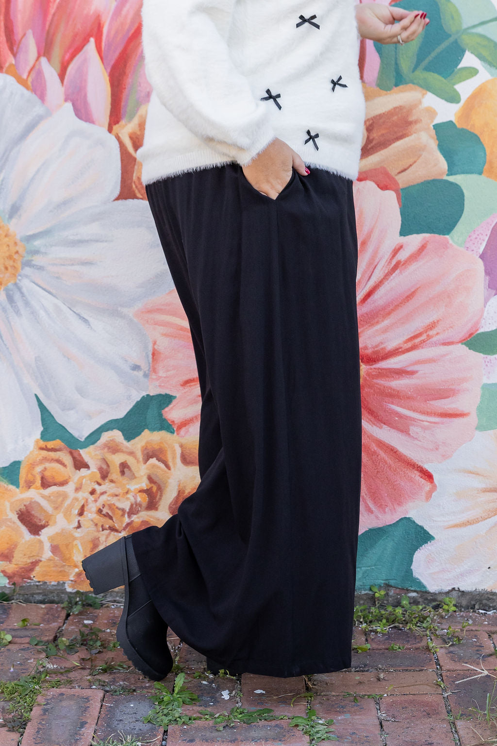 Larsa Pants in Black
