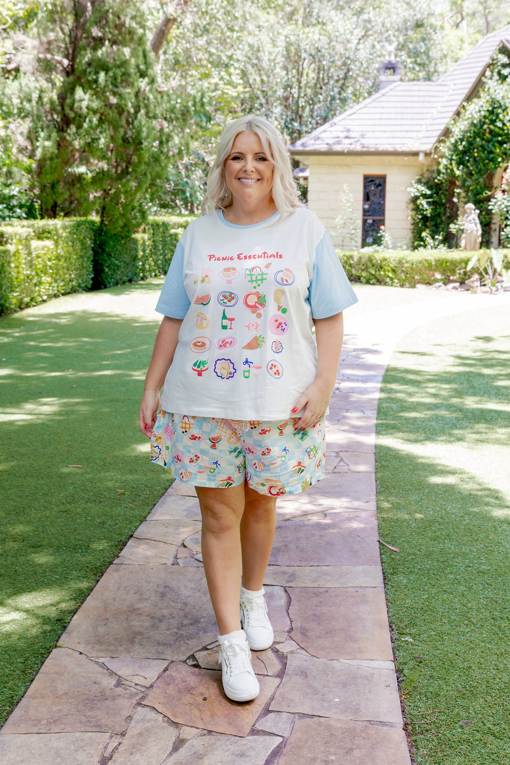 Harlow Linen Blend Shorts in Picnic
