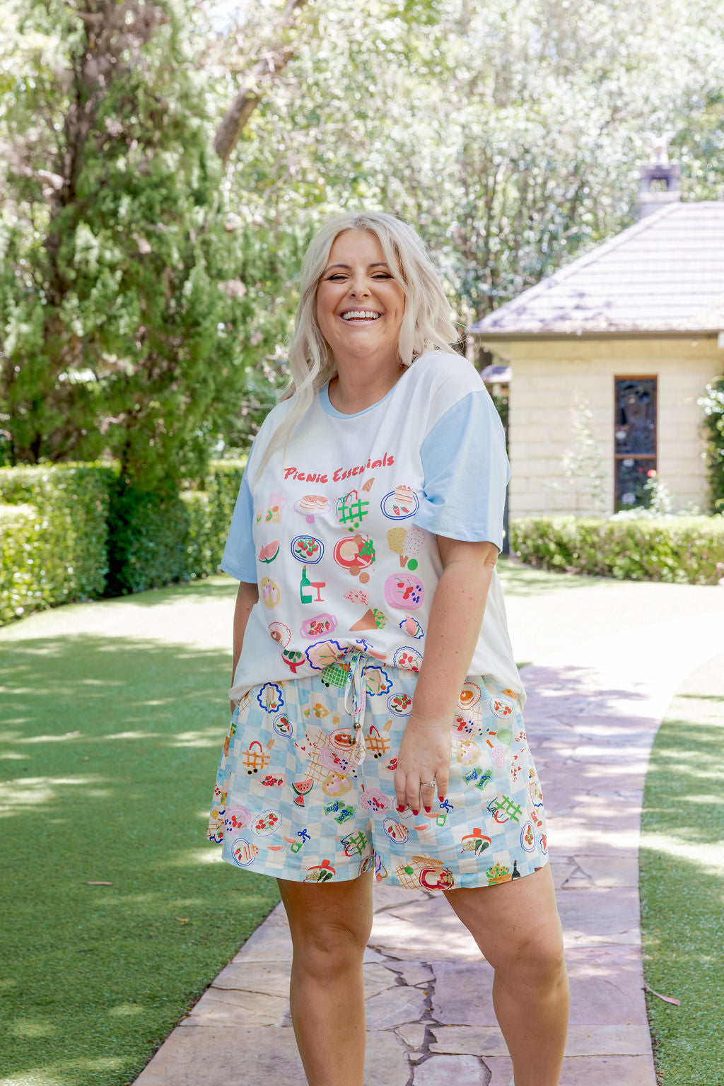 Harlow Linen Blend Shorts in Picnic