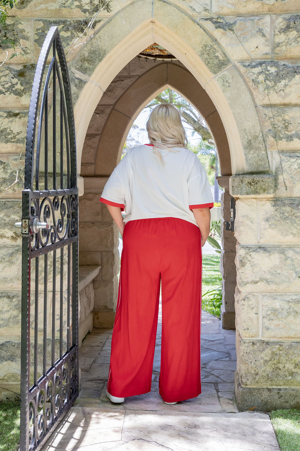 Side Stripe Linen Blend Pants in Red/Pink