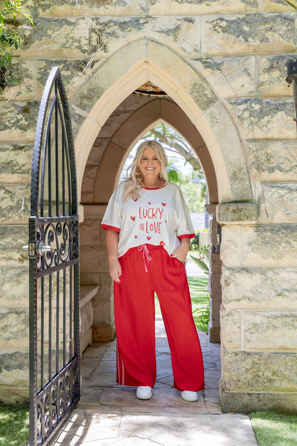 Side Stripe Linen Blend Pants in Red/Pink